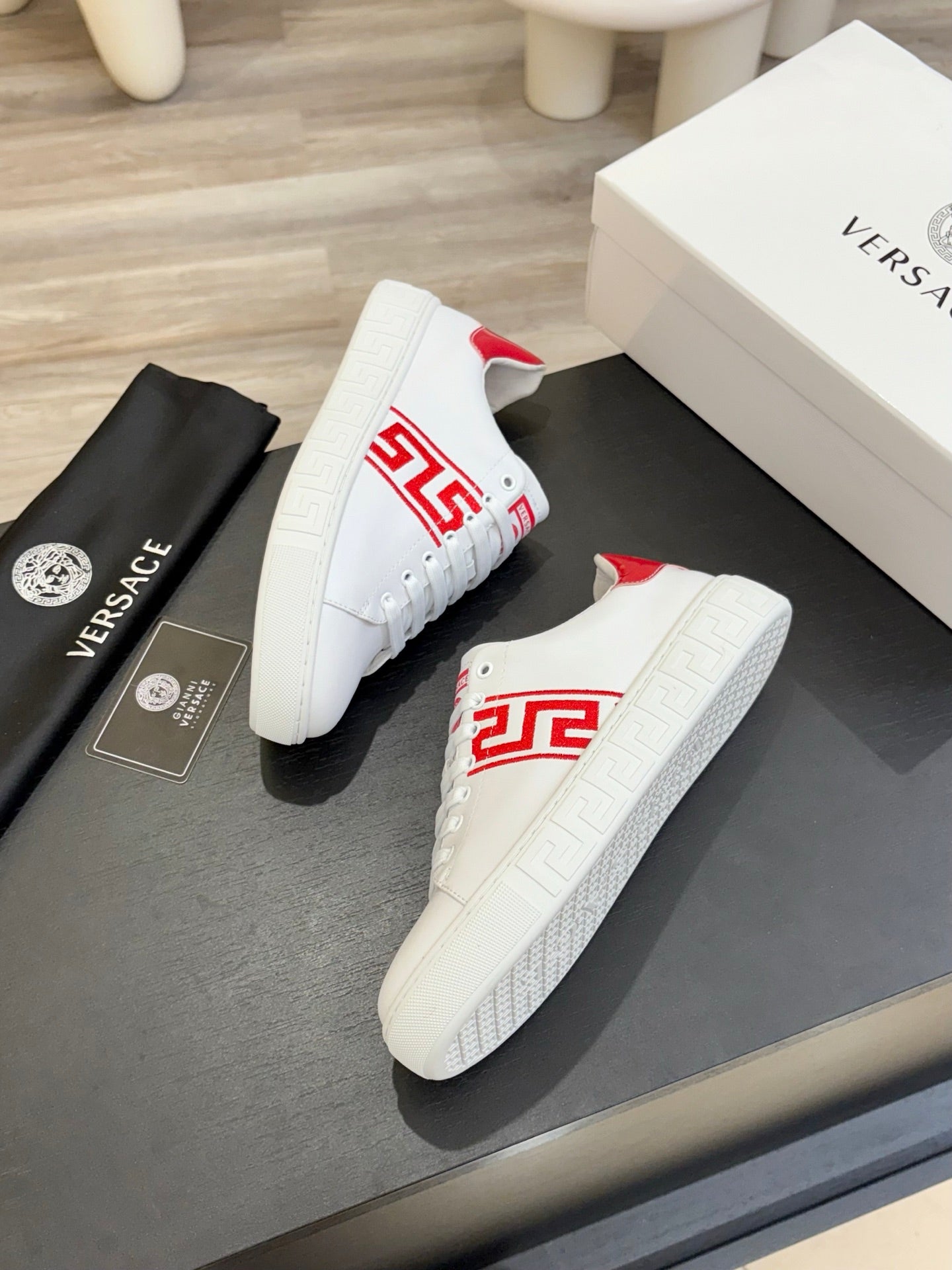 LuxluxHouse Best Quality Shoes Versace