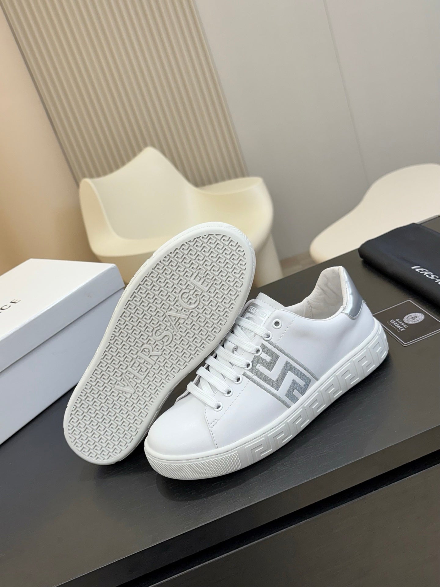 LuxluxHouse Best Quality Shoes Versace