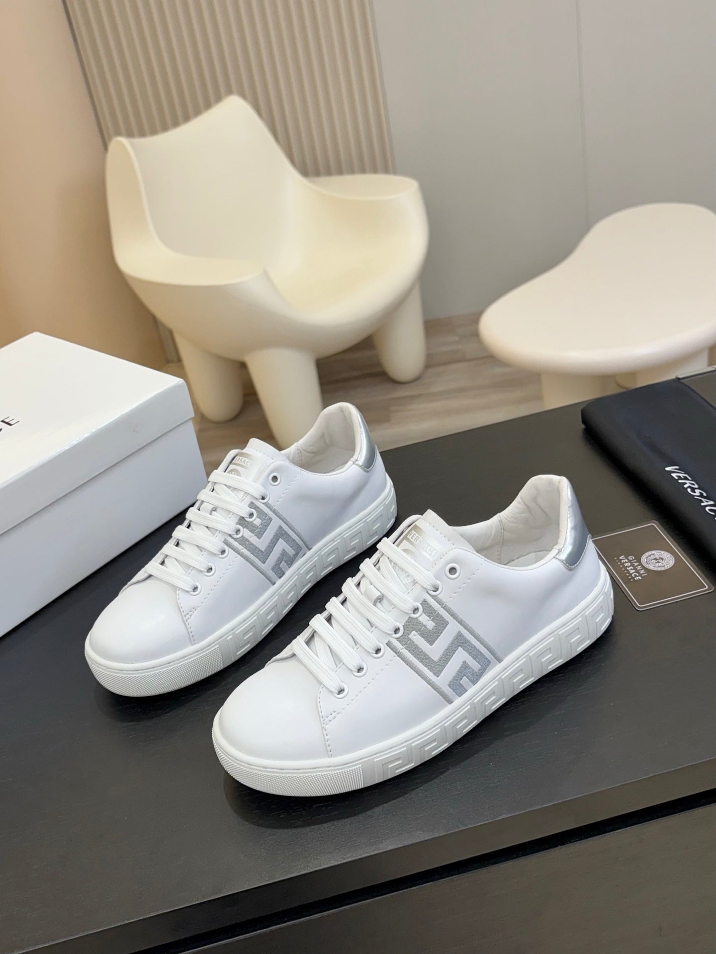 LuxluxHouse Best Quality Shoes Versace