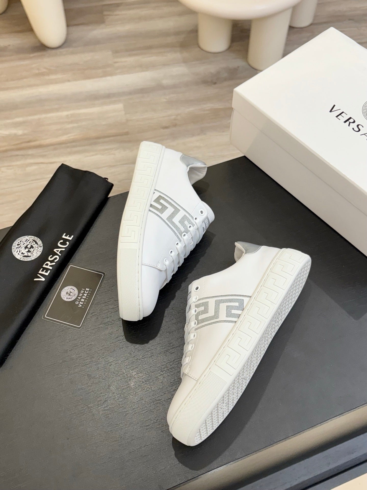 LuxluxHouse Best Quality Shoes Versace