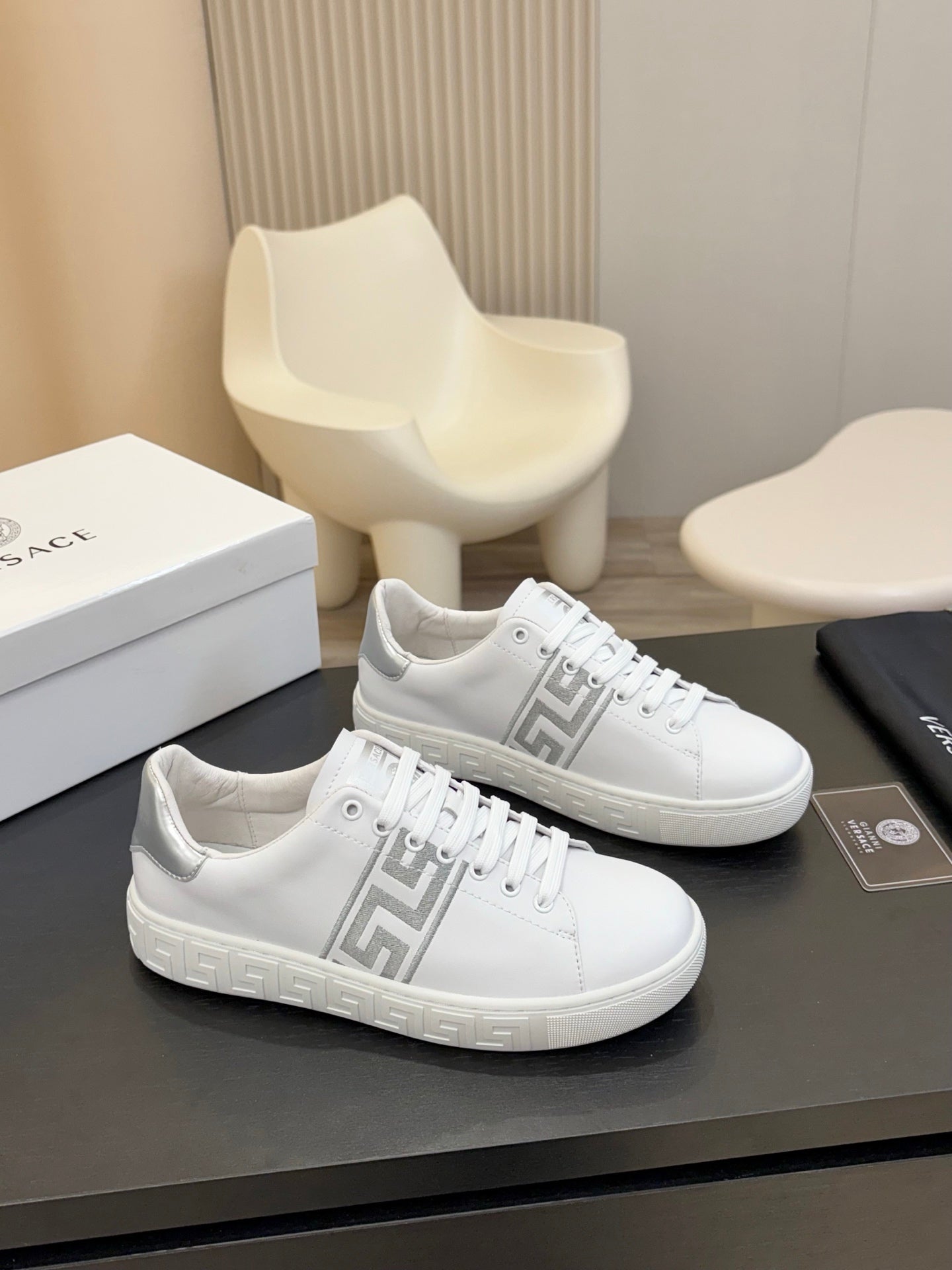 LuxluxHouse Best Quality Shoes Versace