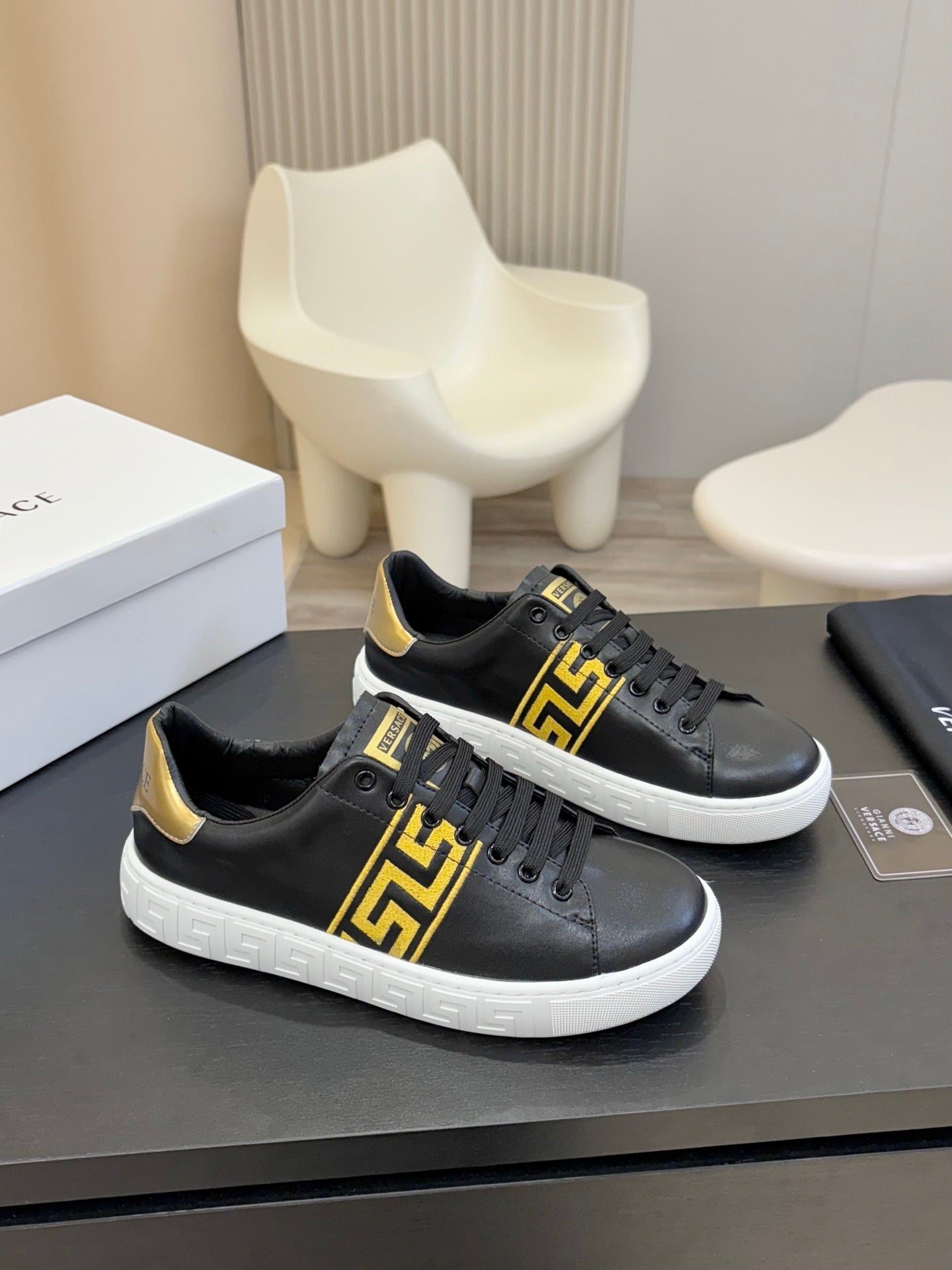 LuxluxHouse Best Quality Shoes Versace