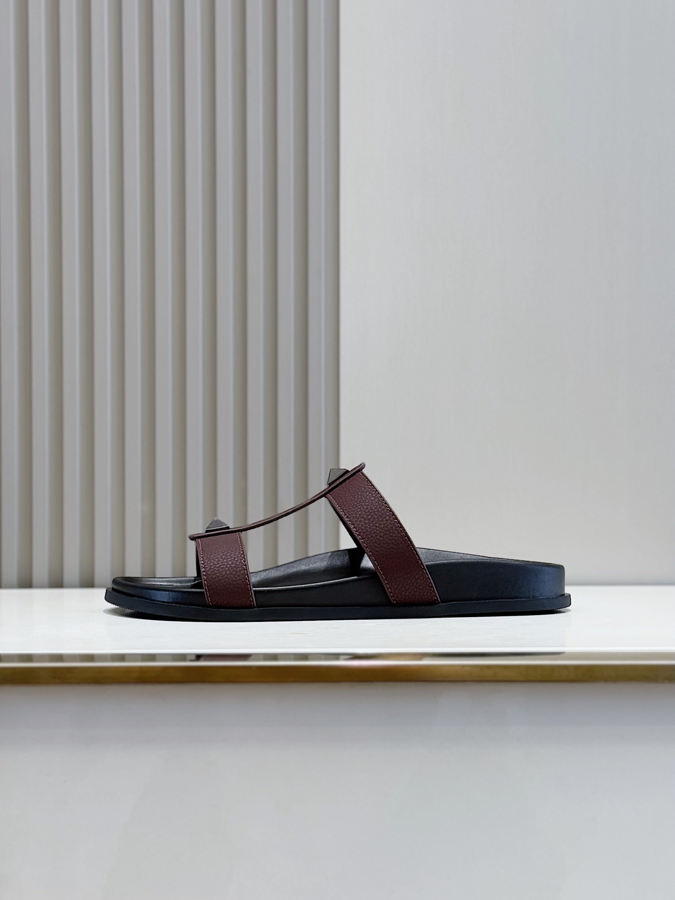 LuxluxHouse Best Quality Sandals Valentino