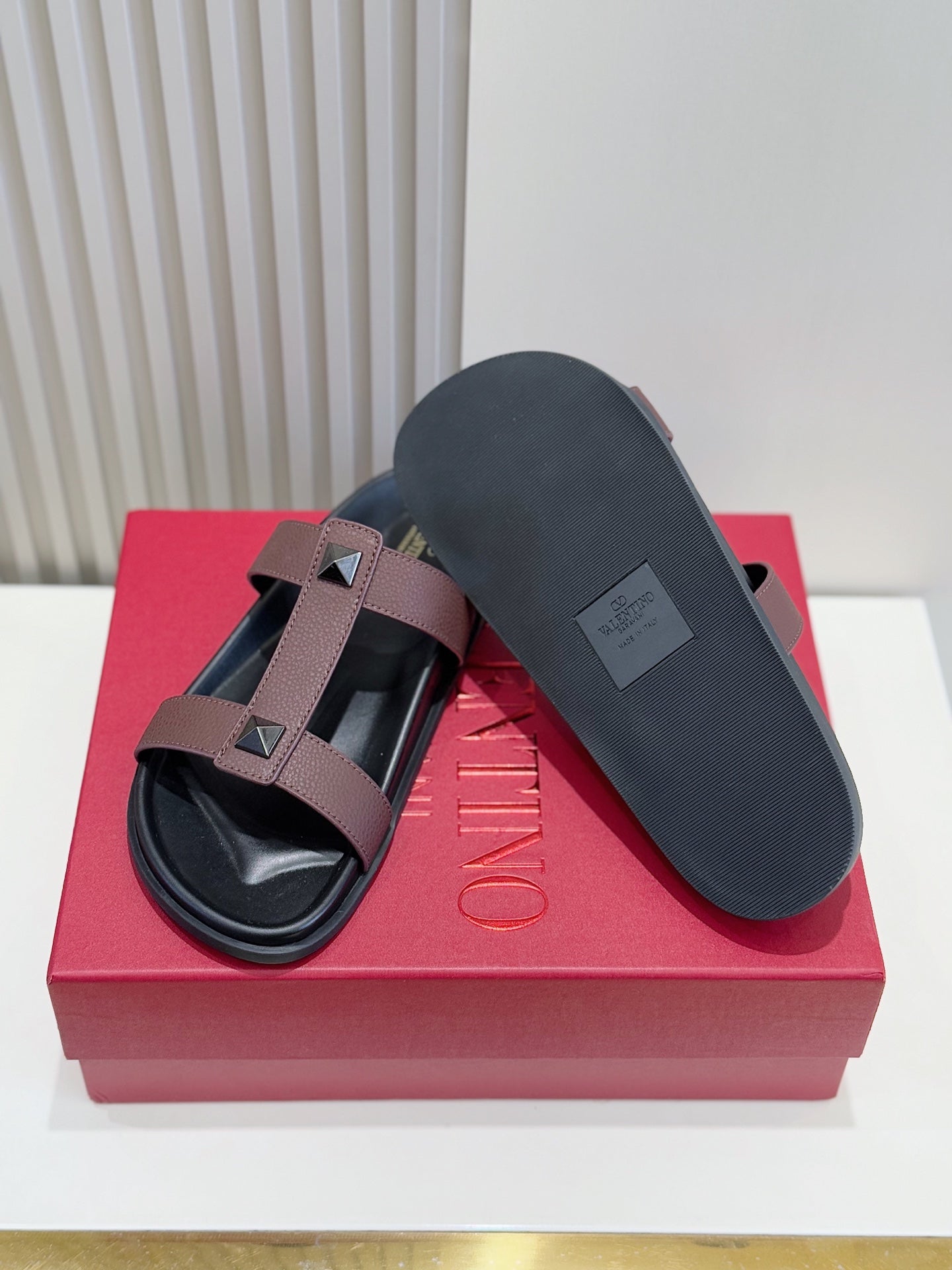 LuxluxHouse Best Quality Sandals Valentino