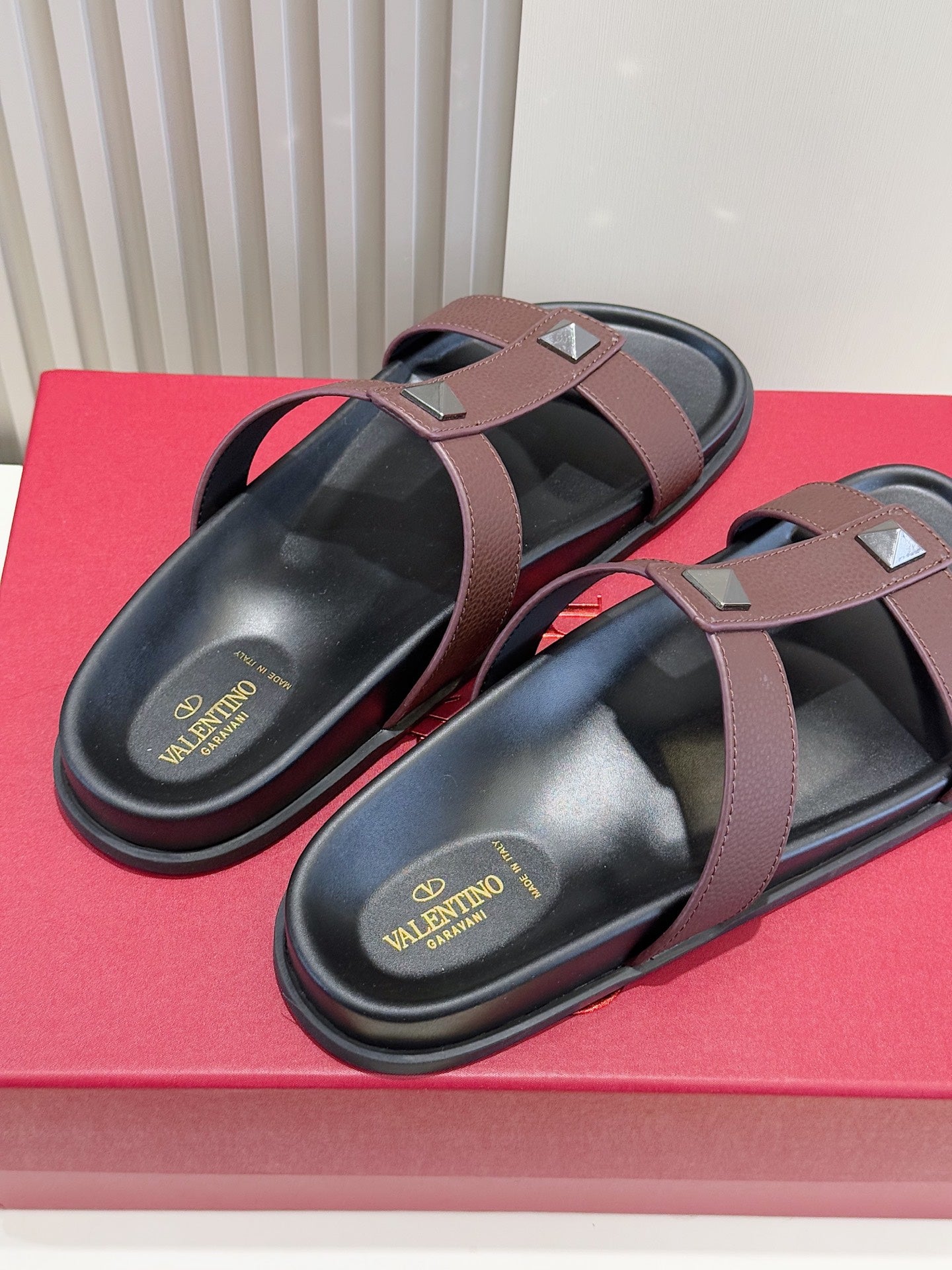 LuxluxHouse Best Quality Sandals Valentino