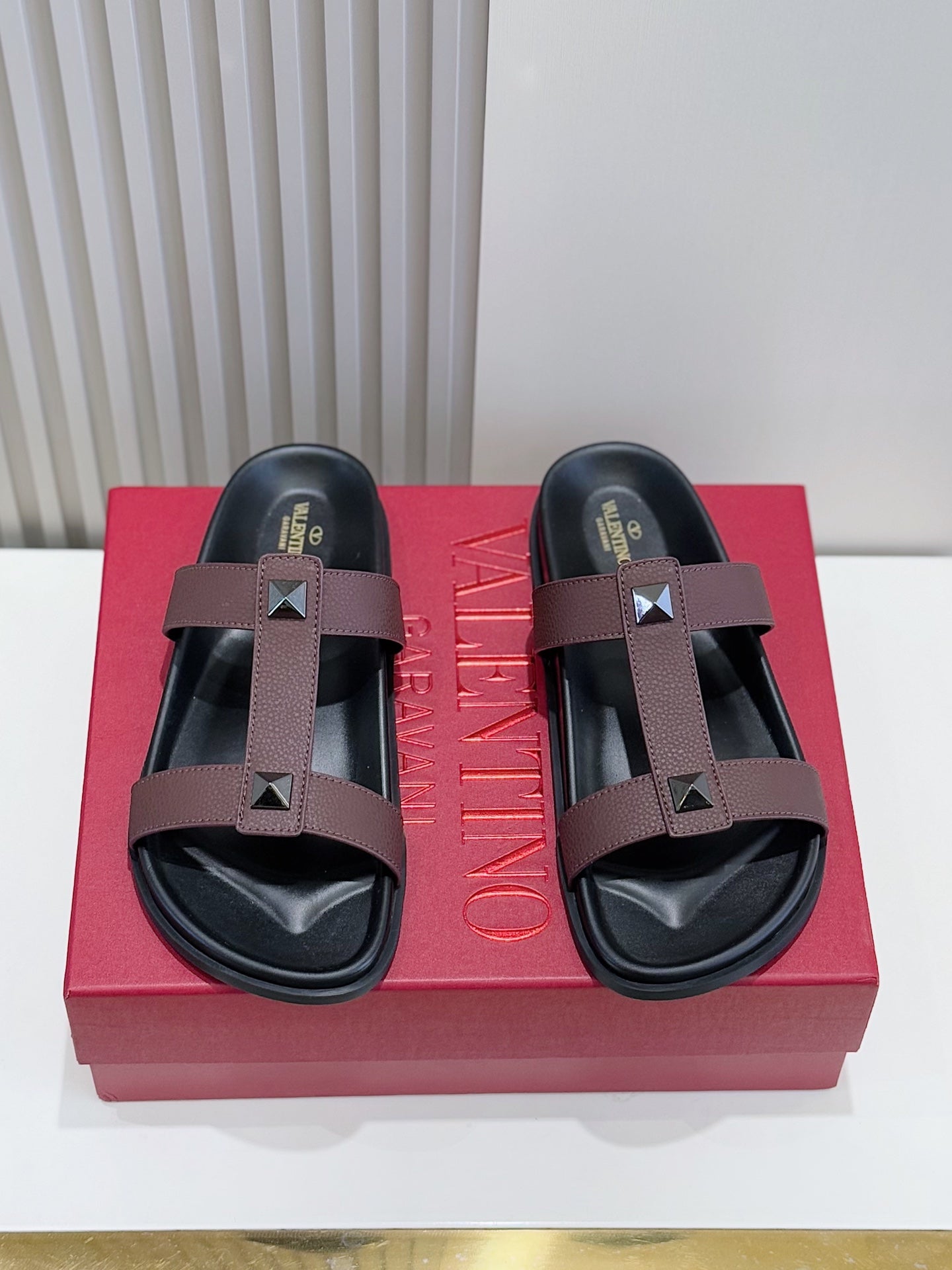 LuxluxHouse Best Quality Sandals Valentino