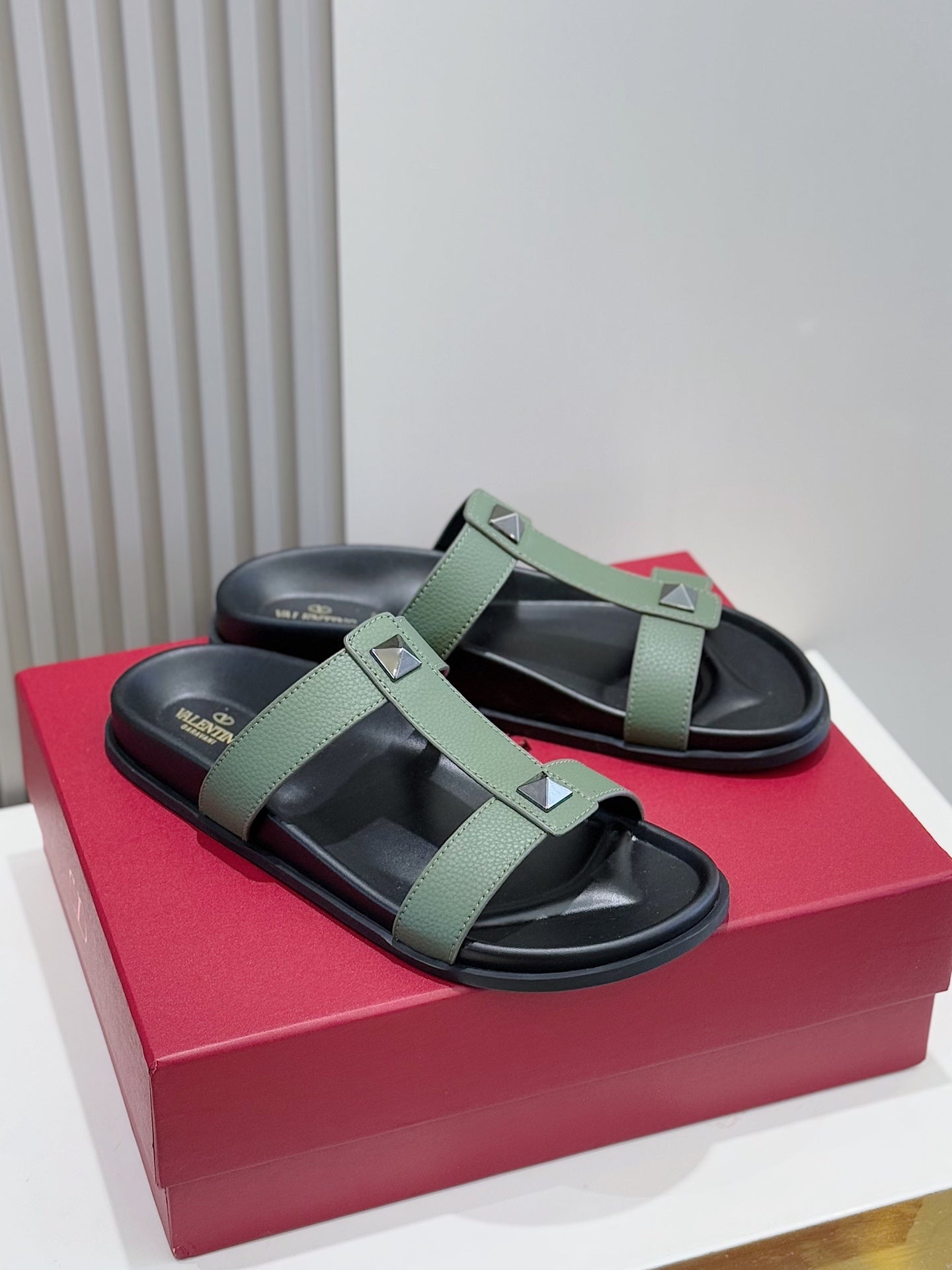 LuxluxHouse Best Quality Sandals Valentino