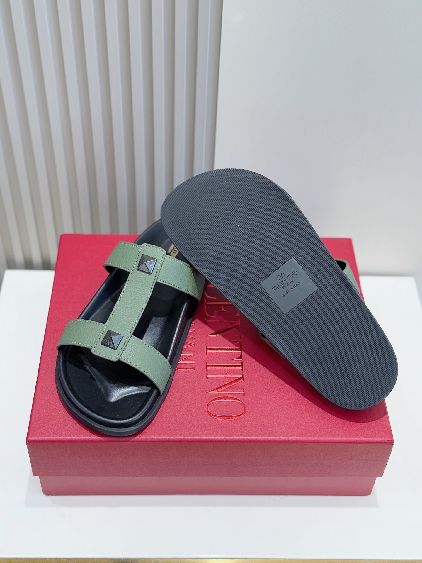 LuxluxHouse Best Quality Sandals Valentino