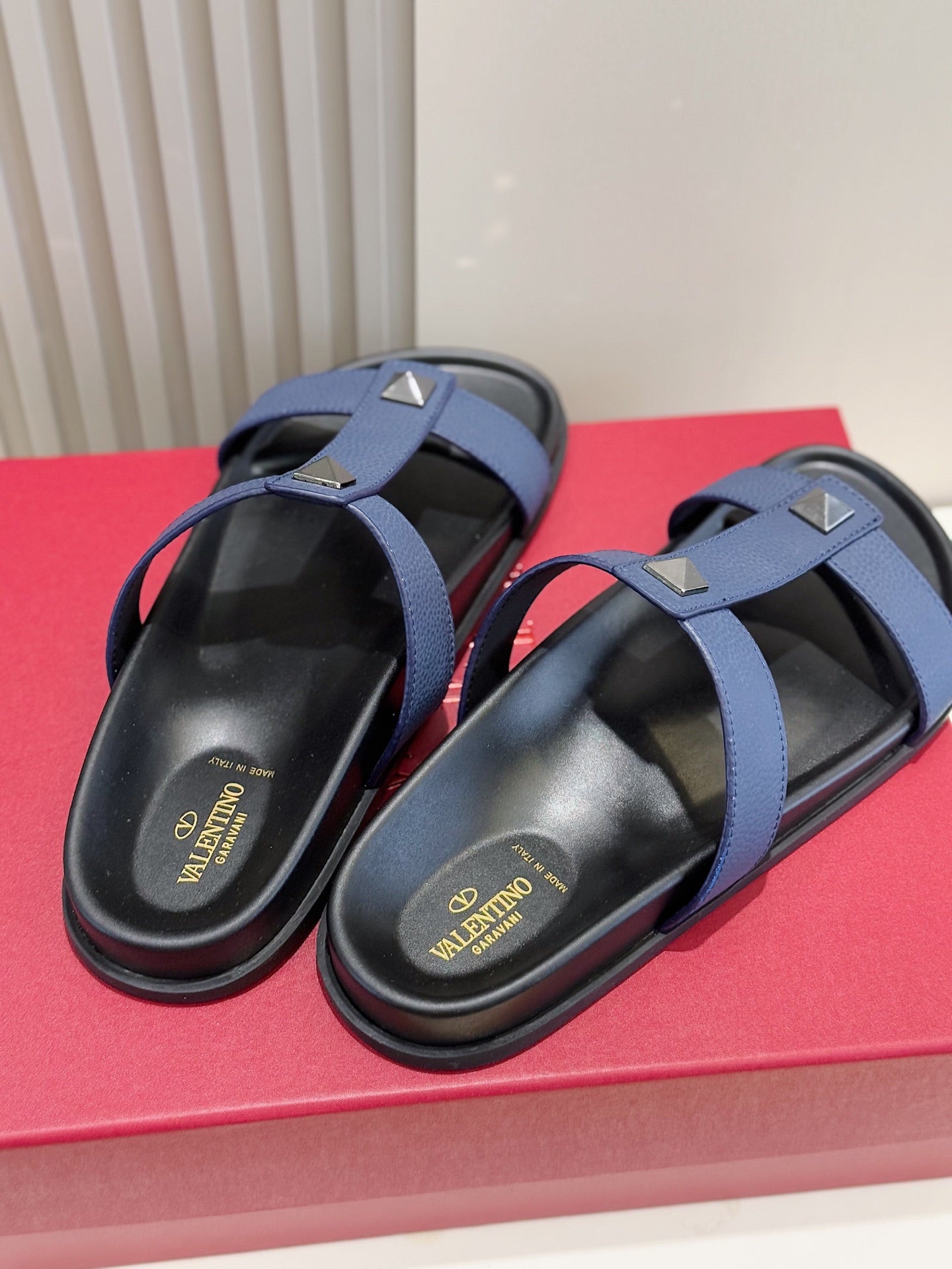 LuxluxHouse Best Quality Sandals Valentino