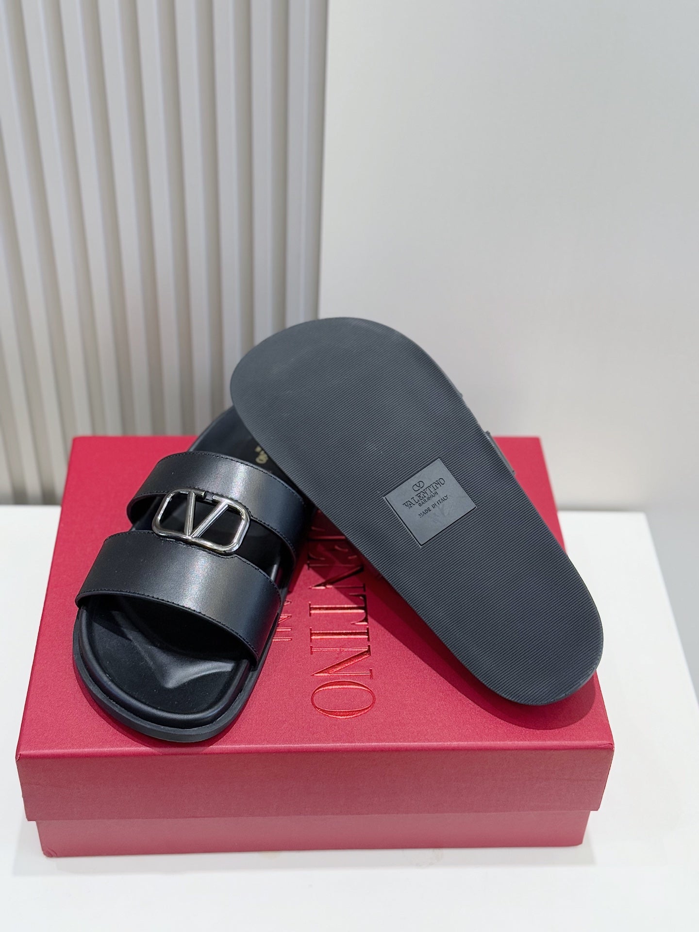 LuxluxHouse Best Quality Sandals Valentino