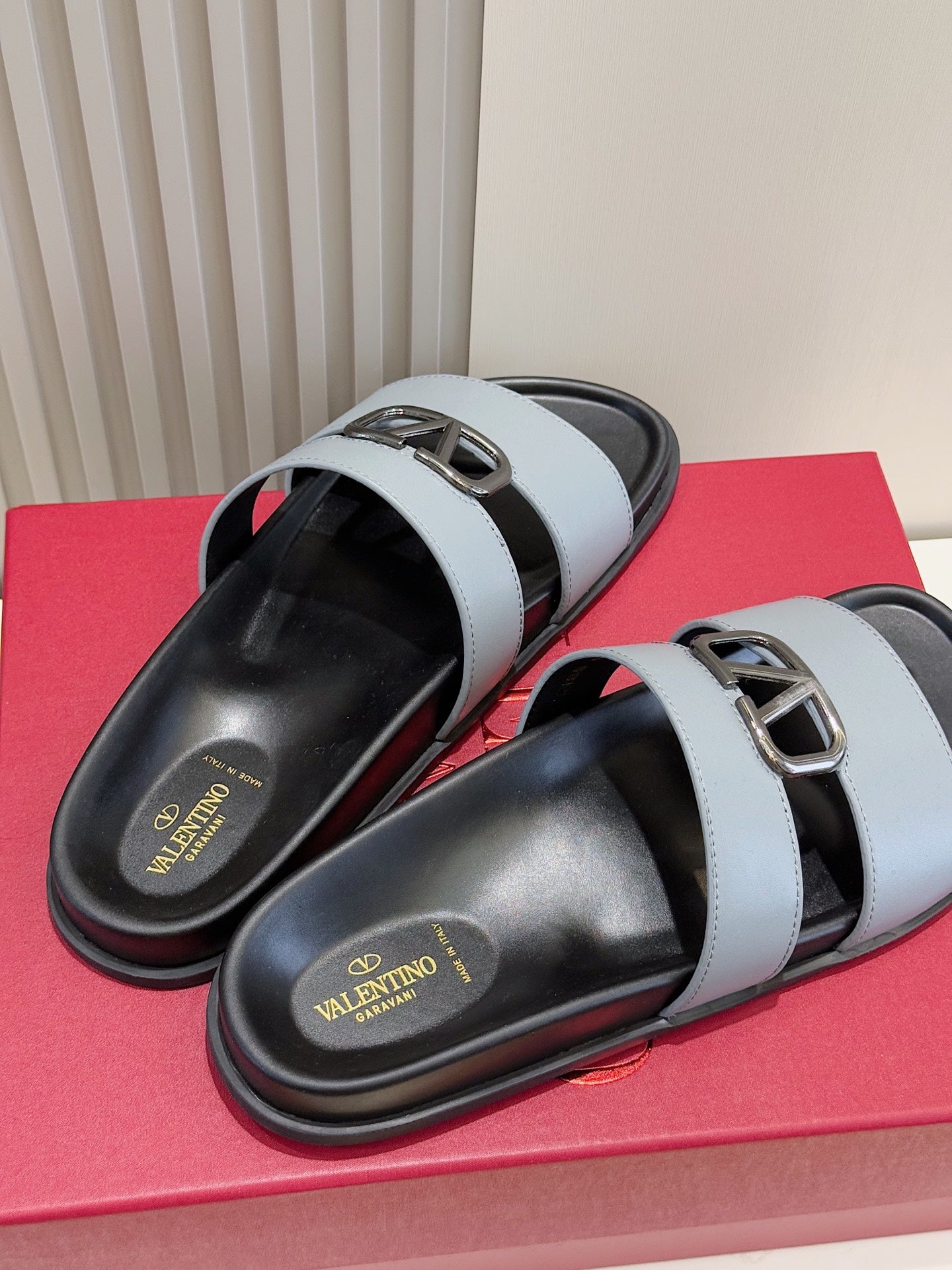 LuxluxHouse Best Quality Sandals Valentino
