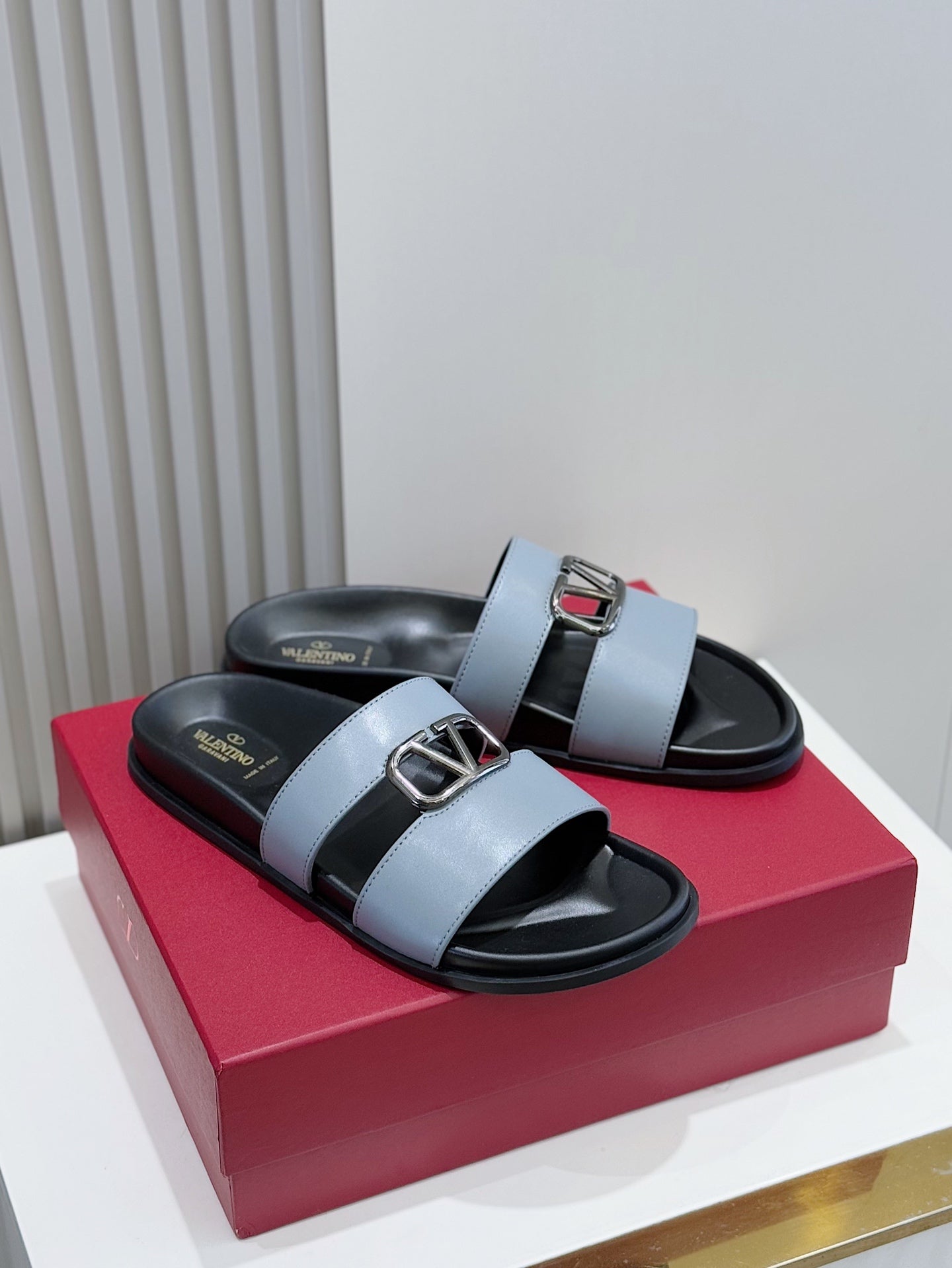 LuxluxHouse Best Quality Sandals Valentino