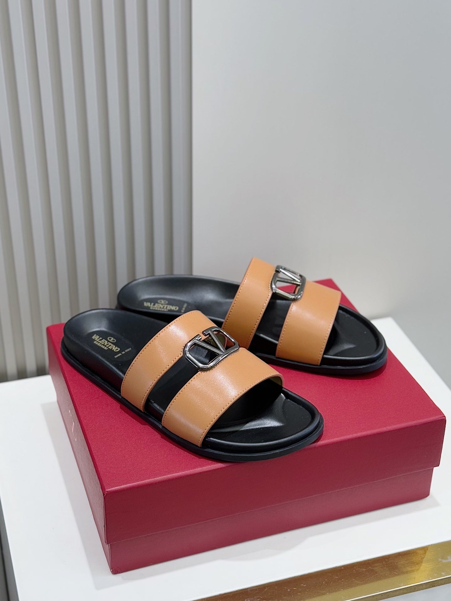 LuxluxHouse Best Quality Sandals Valentino