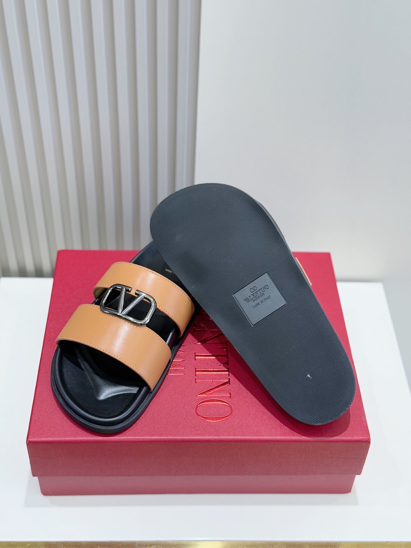 LuxluxHouse Best Quality Sandals Valentino