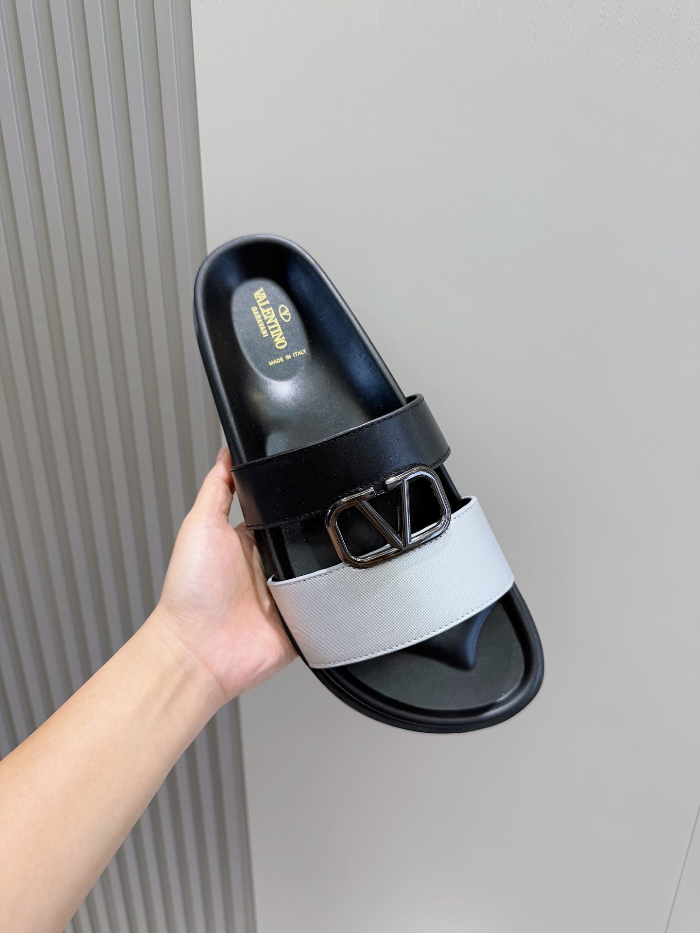 LuxluxHouse Best Quality Sandals Valentino