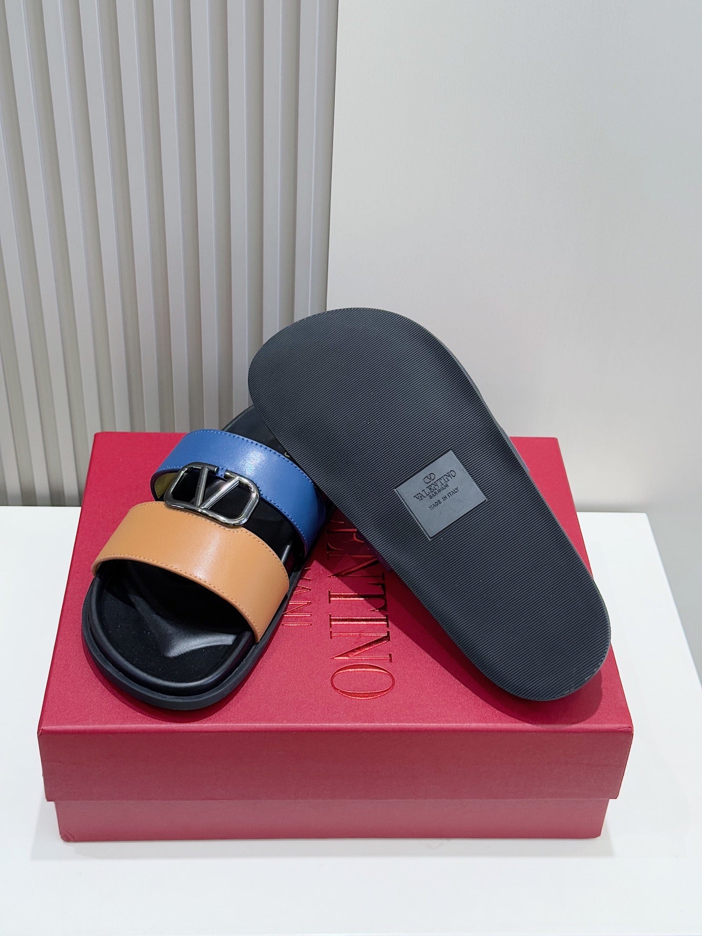 LuxluxHouse Best Quality Sandals Valentino