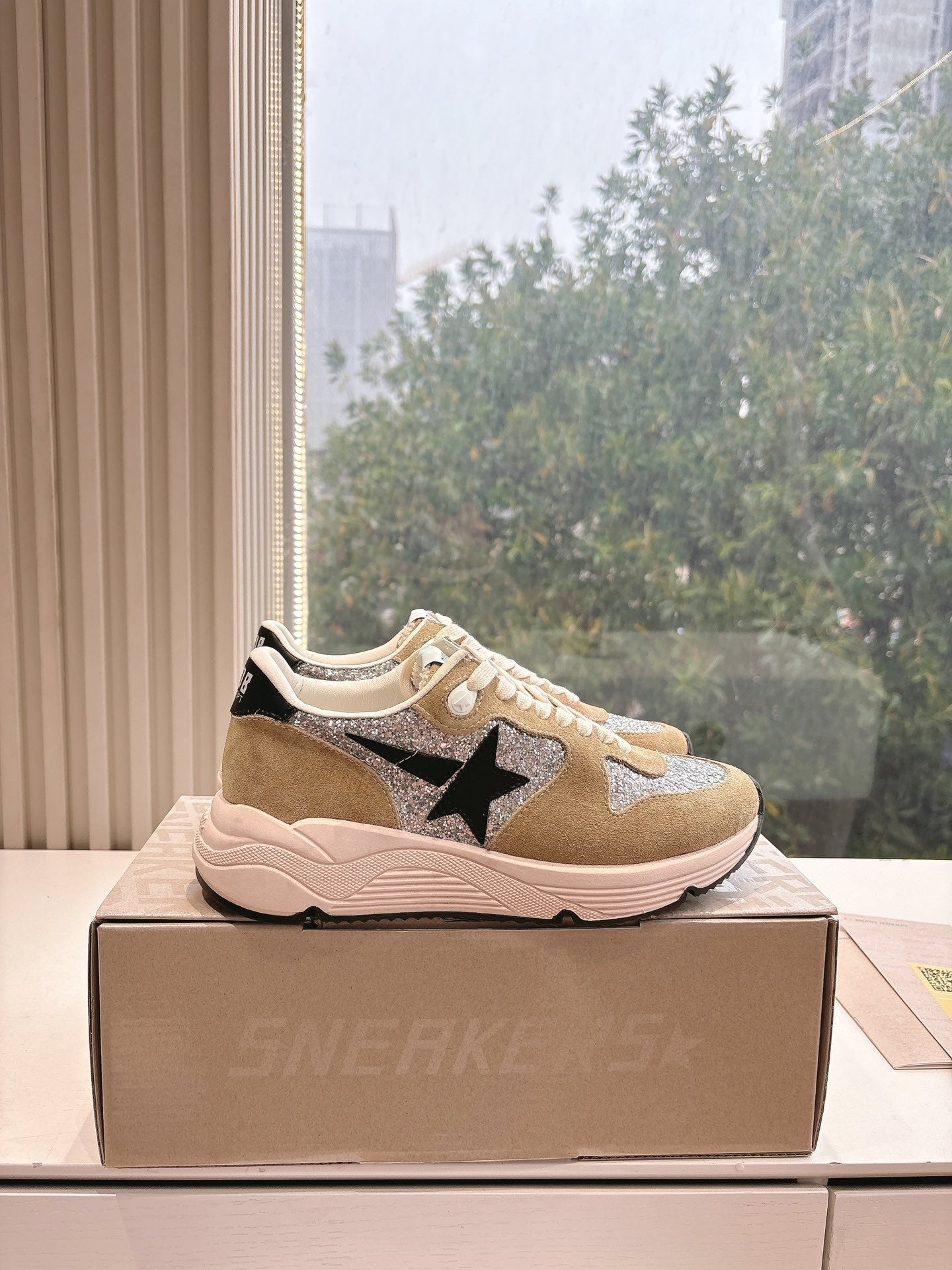 LuxluxHouse Best Quality Shoes Golden Goose