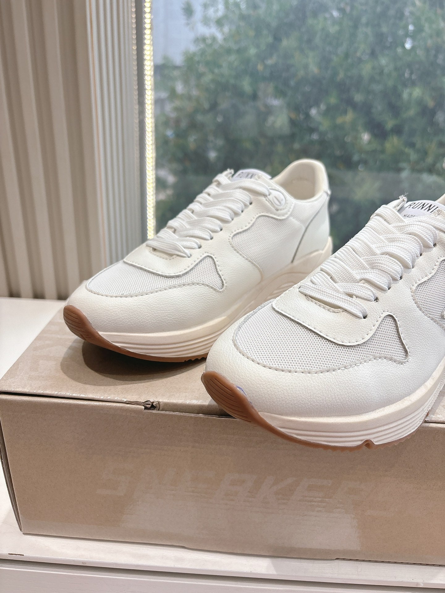 LuxluxHouse Best Quality Shoes Golden Goose