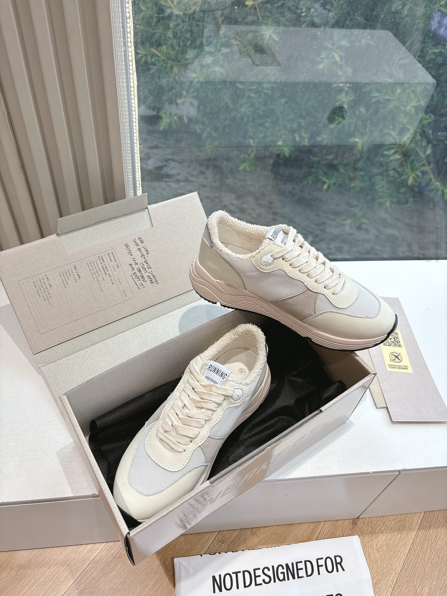 LuxluxHouse Best Quality Shoes Golden Goose