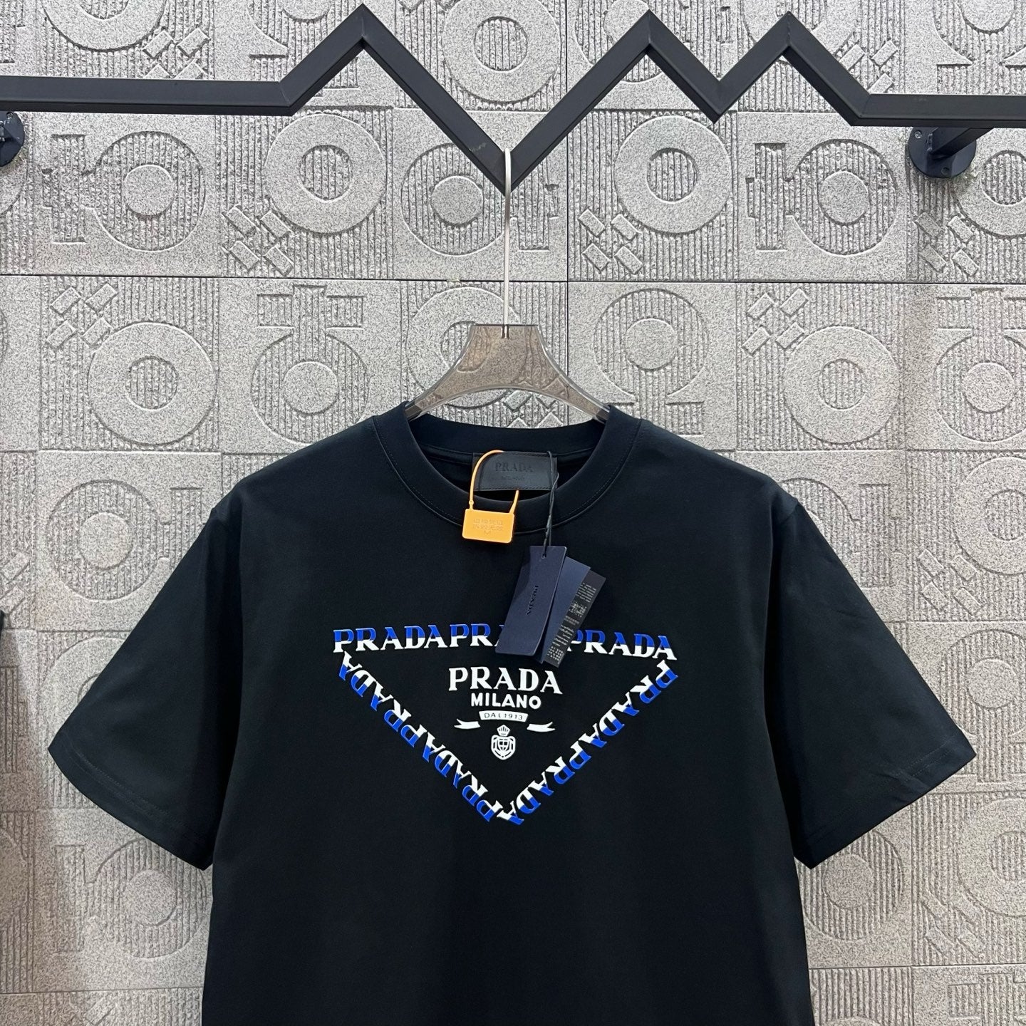 LuxluxHouse Best Quality Clothes T-shirt Prada