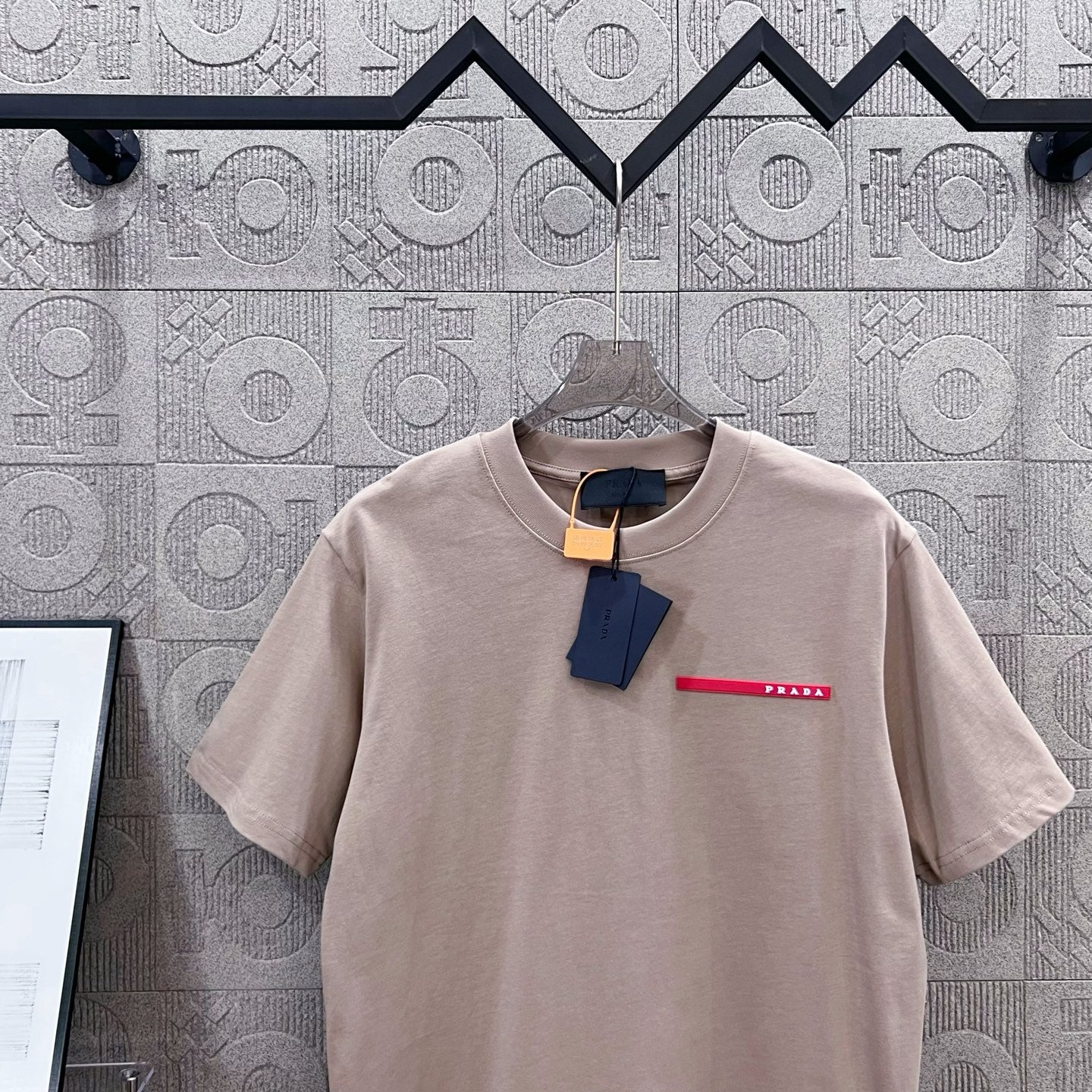 LuxluxHouse Best Quality Clothes T-shirt Prada
