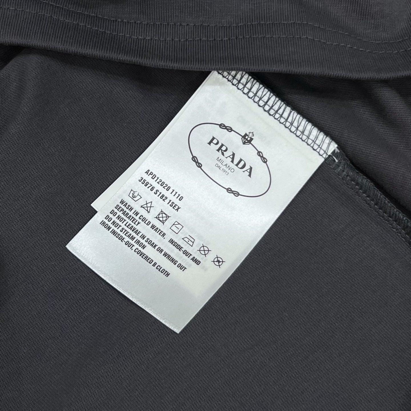 LuxluxHouse Best Quality Clothes T-shirt Prada