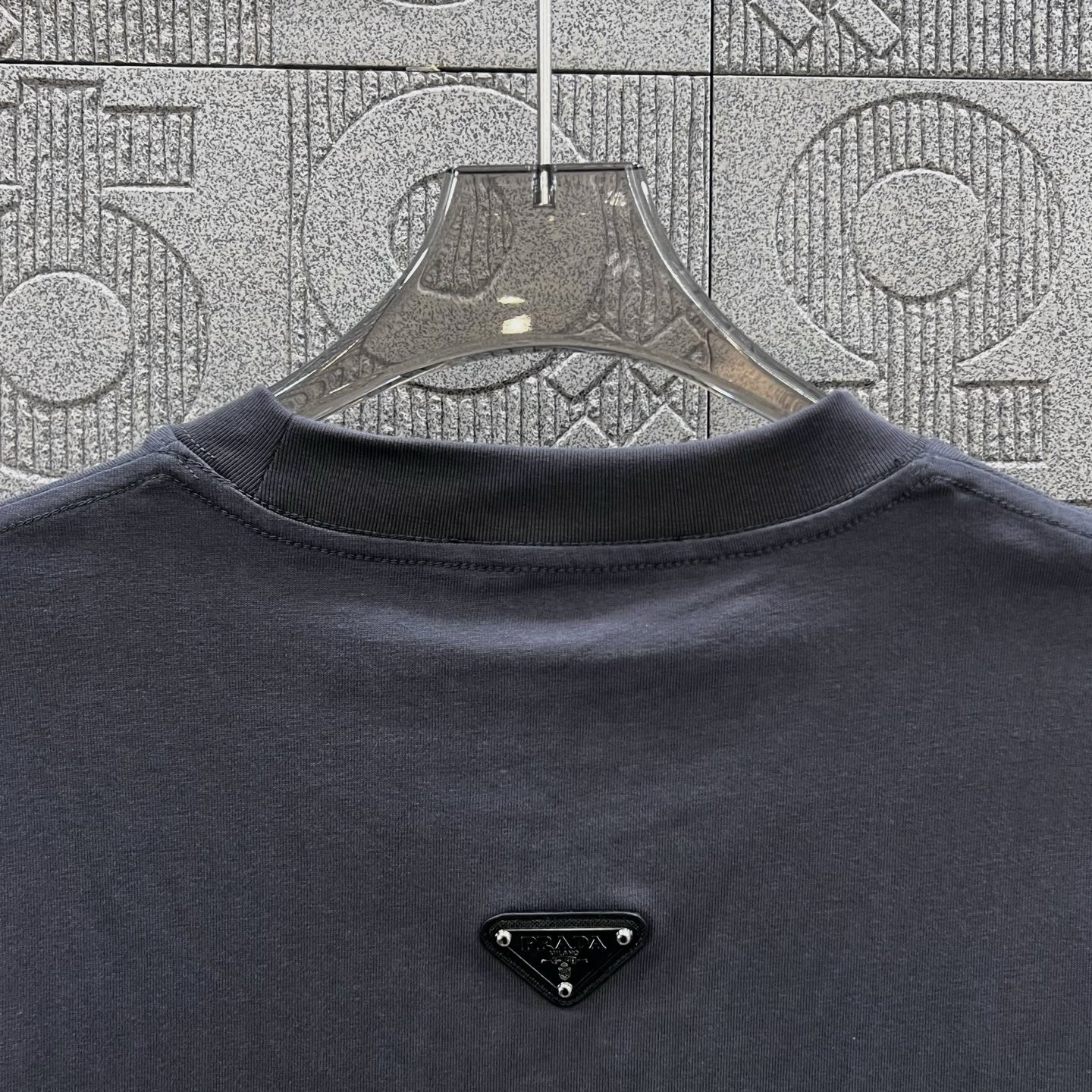 LuxluxHouse Best Quality Clothes T-shirt Prada
