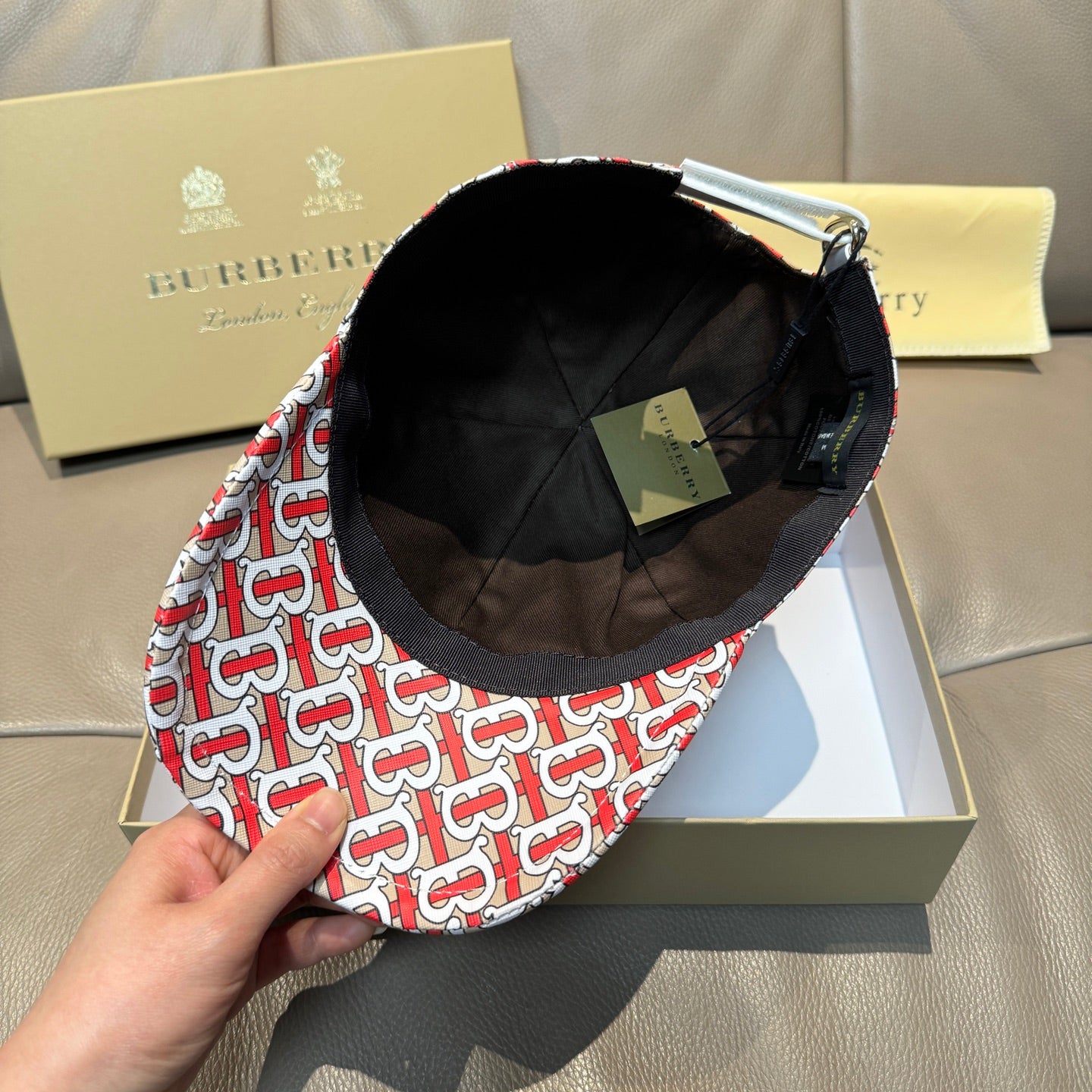 LuxluxHouse Best Quality Burberry Caps