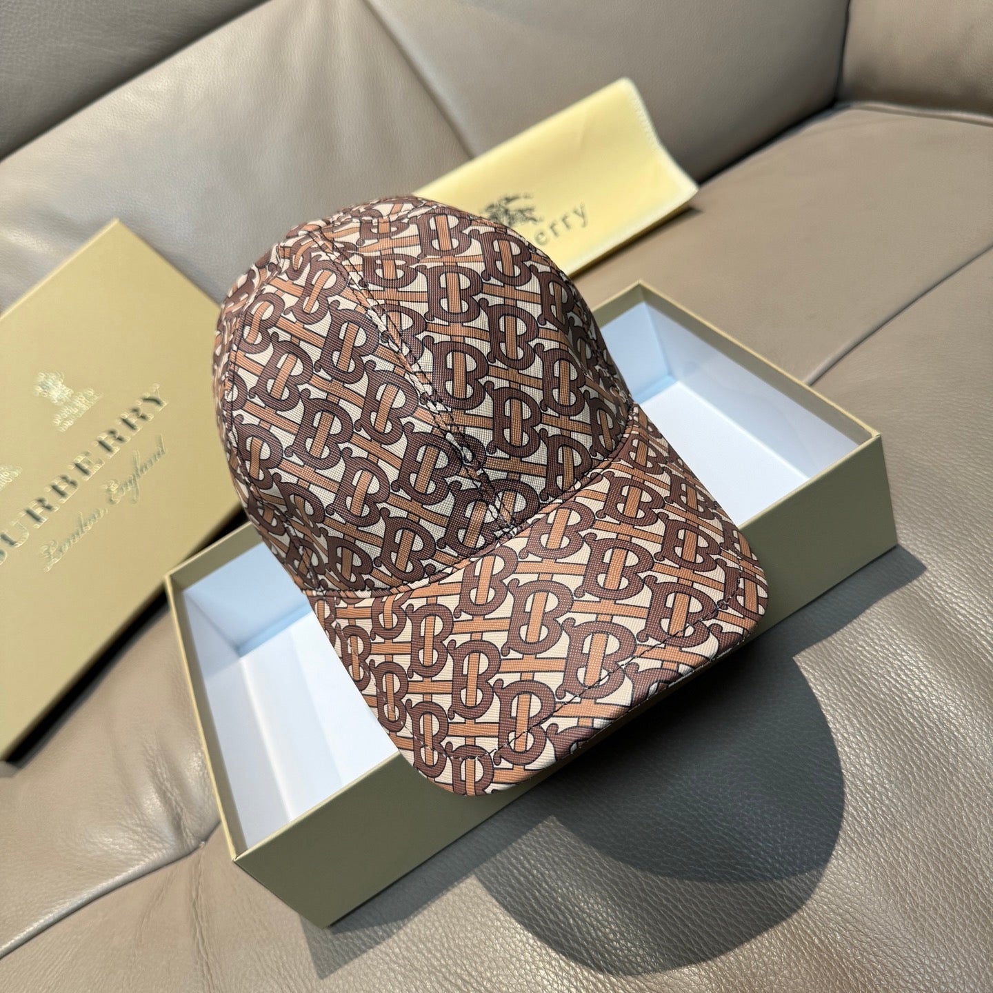 LuxluxHouse Best Quality Burberry Caps