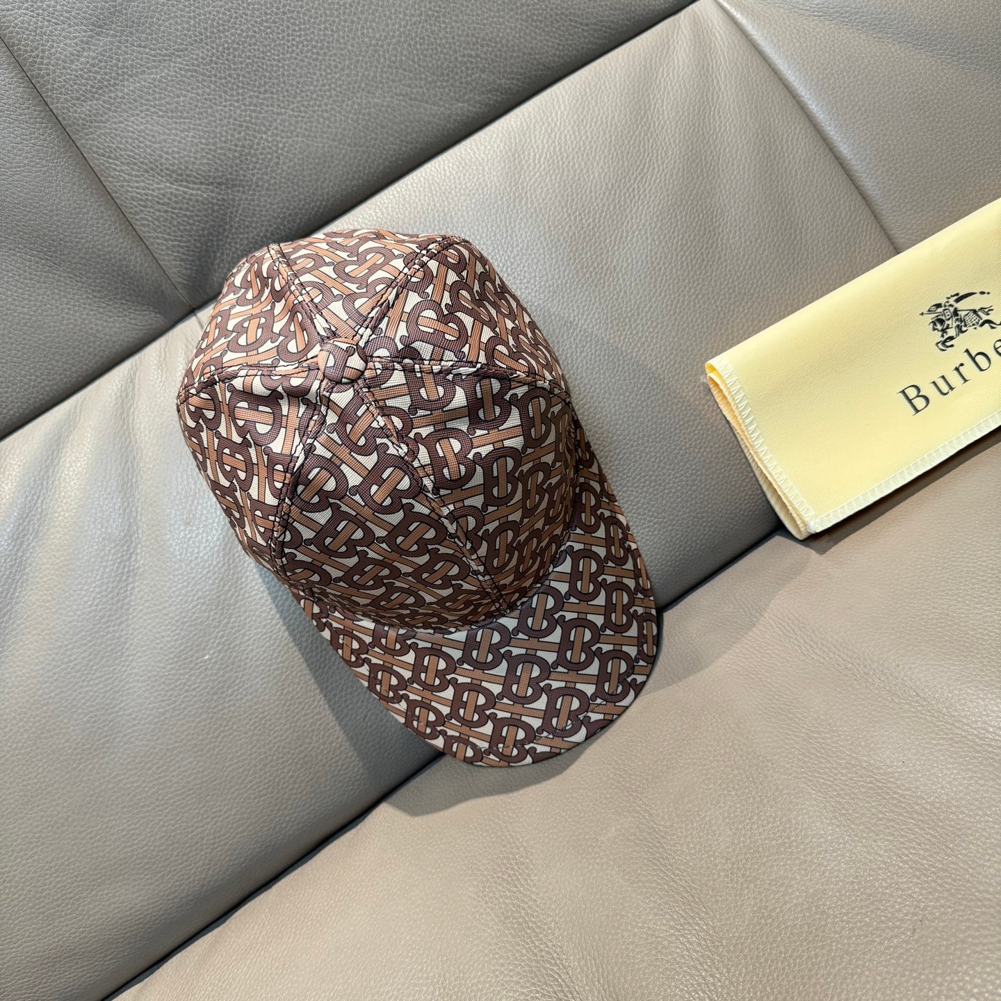 LuxluxHouse Best Quality Burberry Caps
