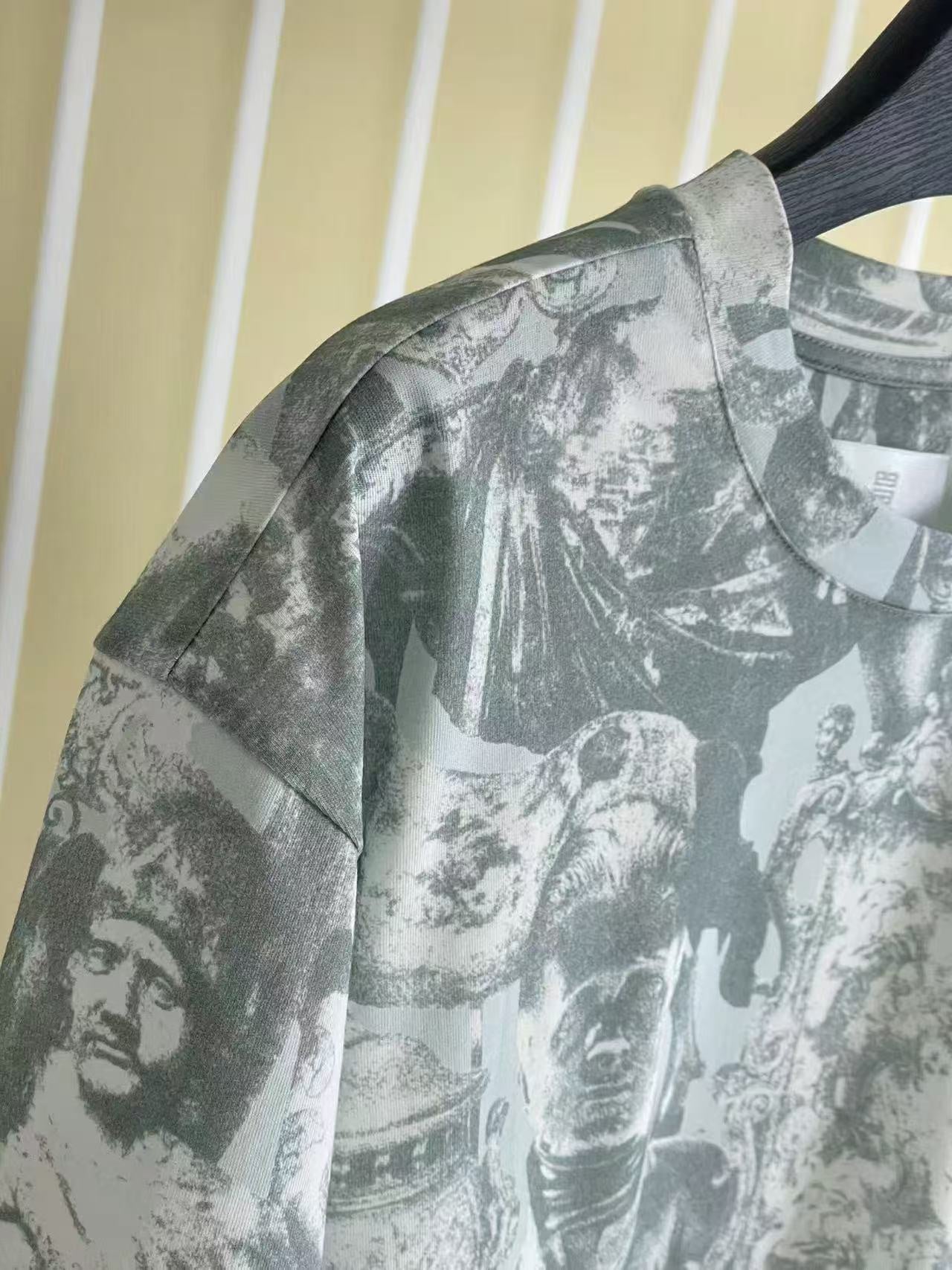 LuxluxHouse Best Quality Clothes Givenchy T-shirt