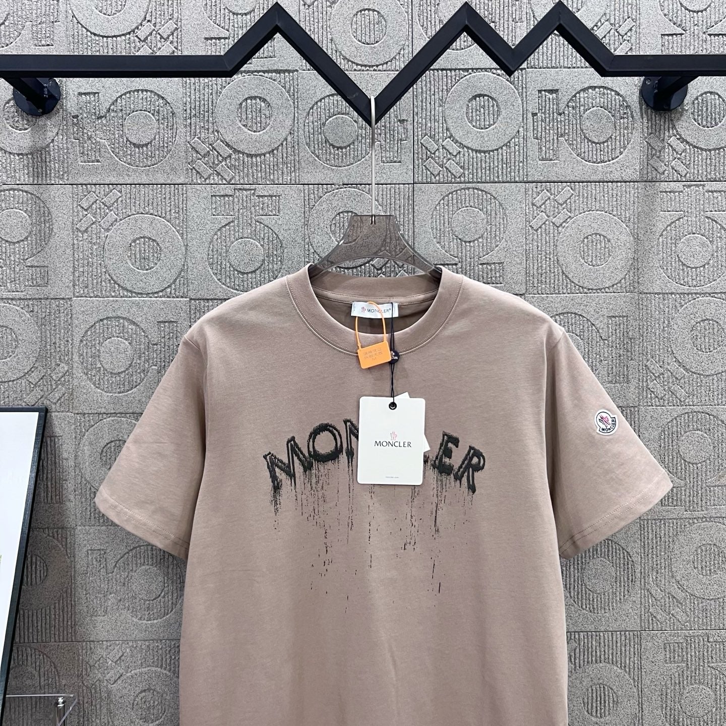 LuxluxHouse Best Quality Clothes T-shirt Moncler