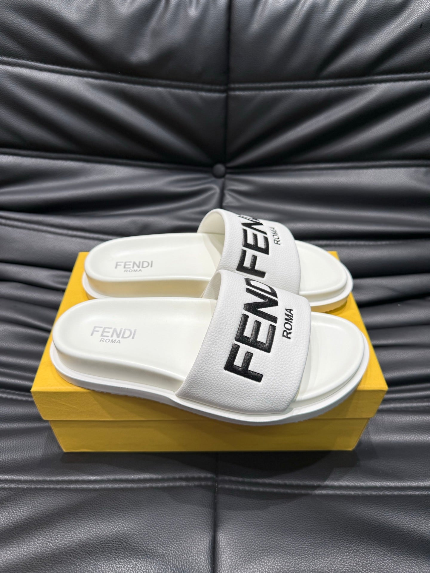 LuxluxHouse Best Quality Sandals Fendi
