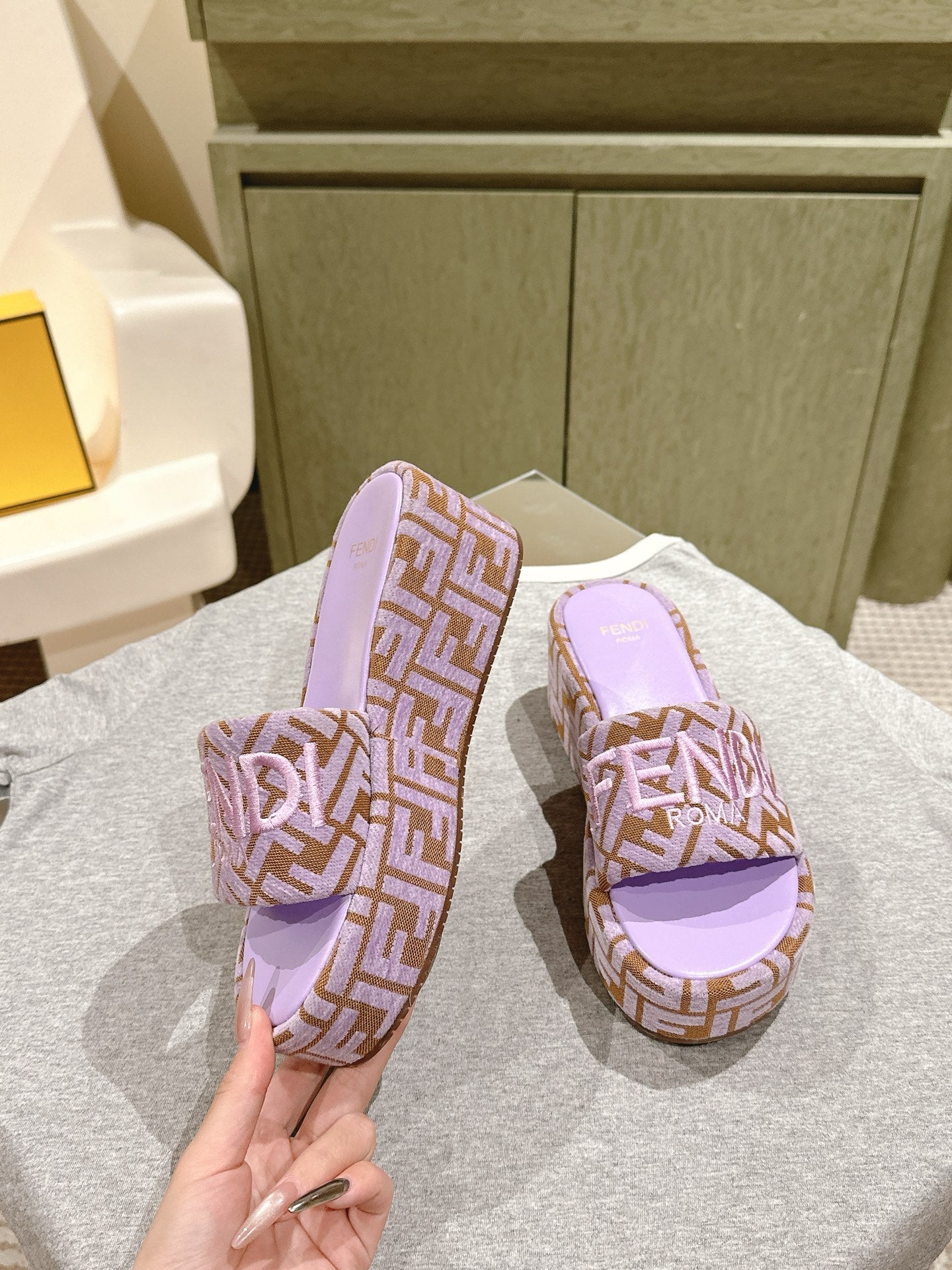 LuxluxHouse Best Quality Fendi Women Shoes