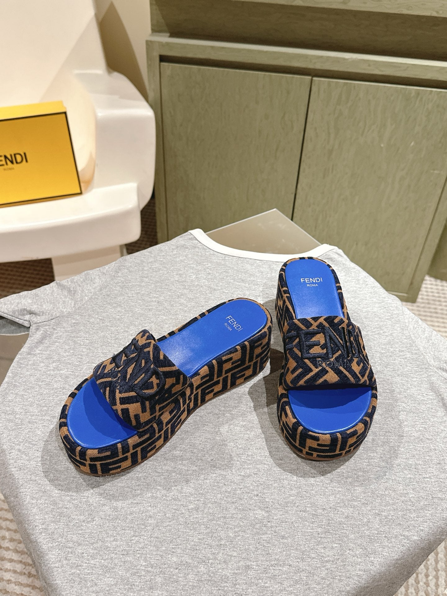 LuxluxHouse Best Quality Fendi Women Shoes