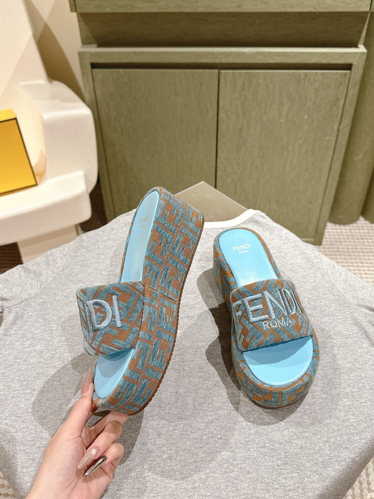 LuxluxHouse Best Quality Fendi Women Shoes