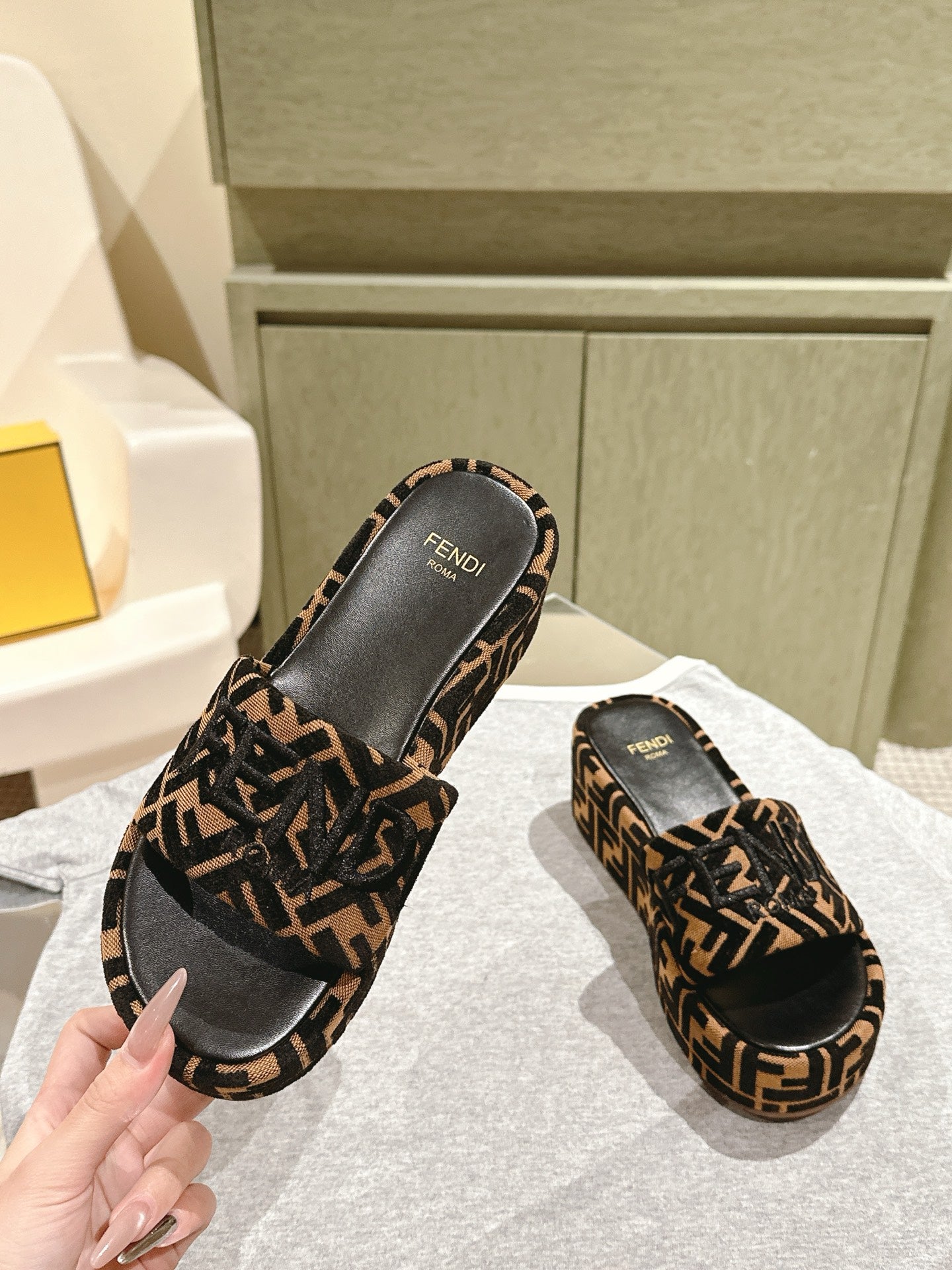 LuxluxHouse Best Quality Fendi Women Shoes