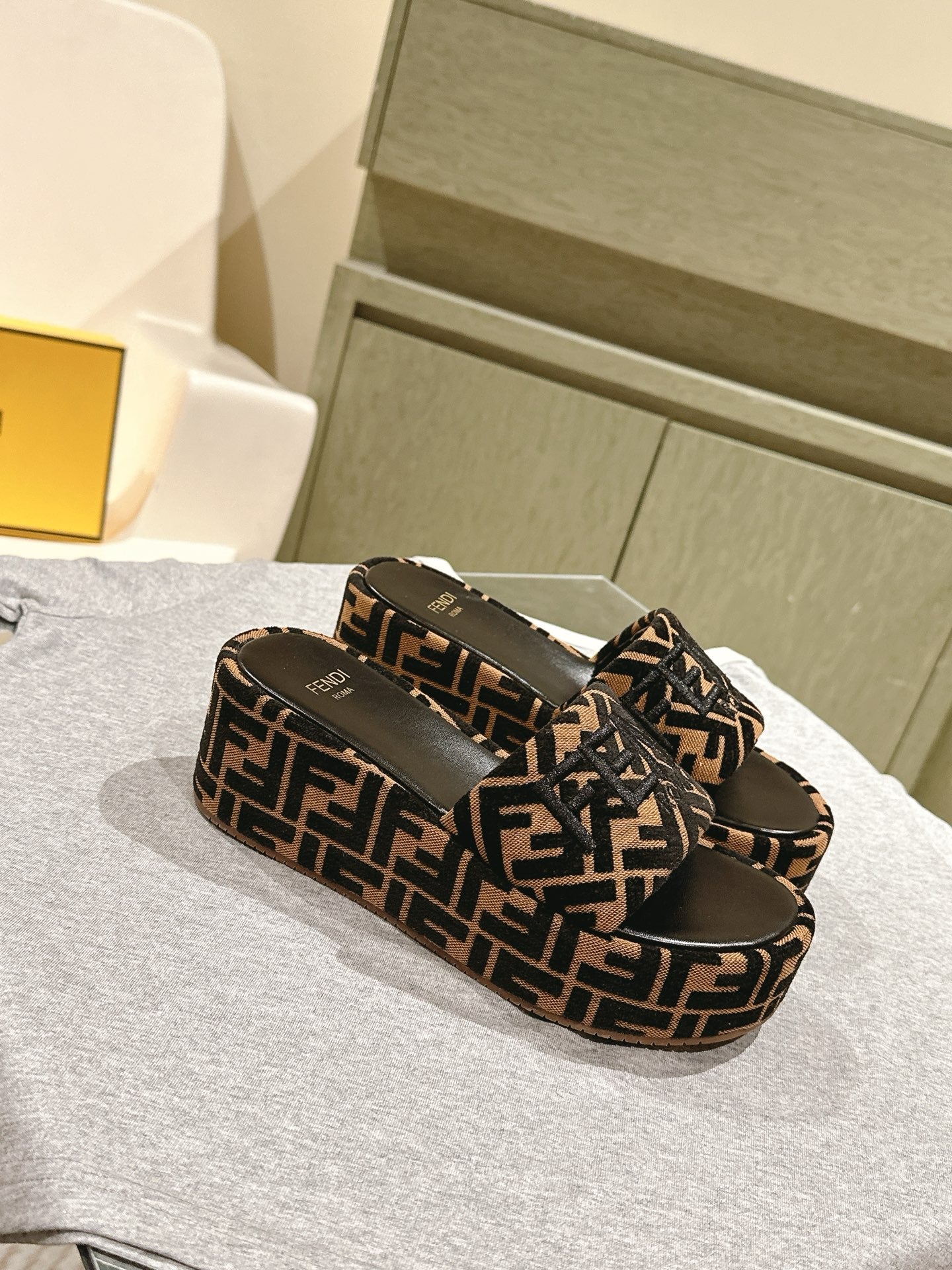 LuxluxHouse Best Quality Fendi Women Shoes