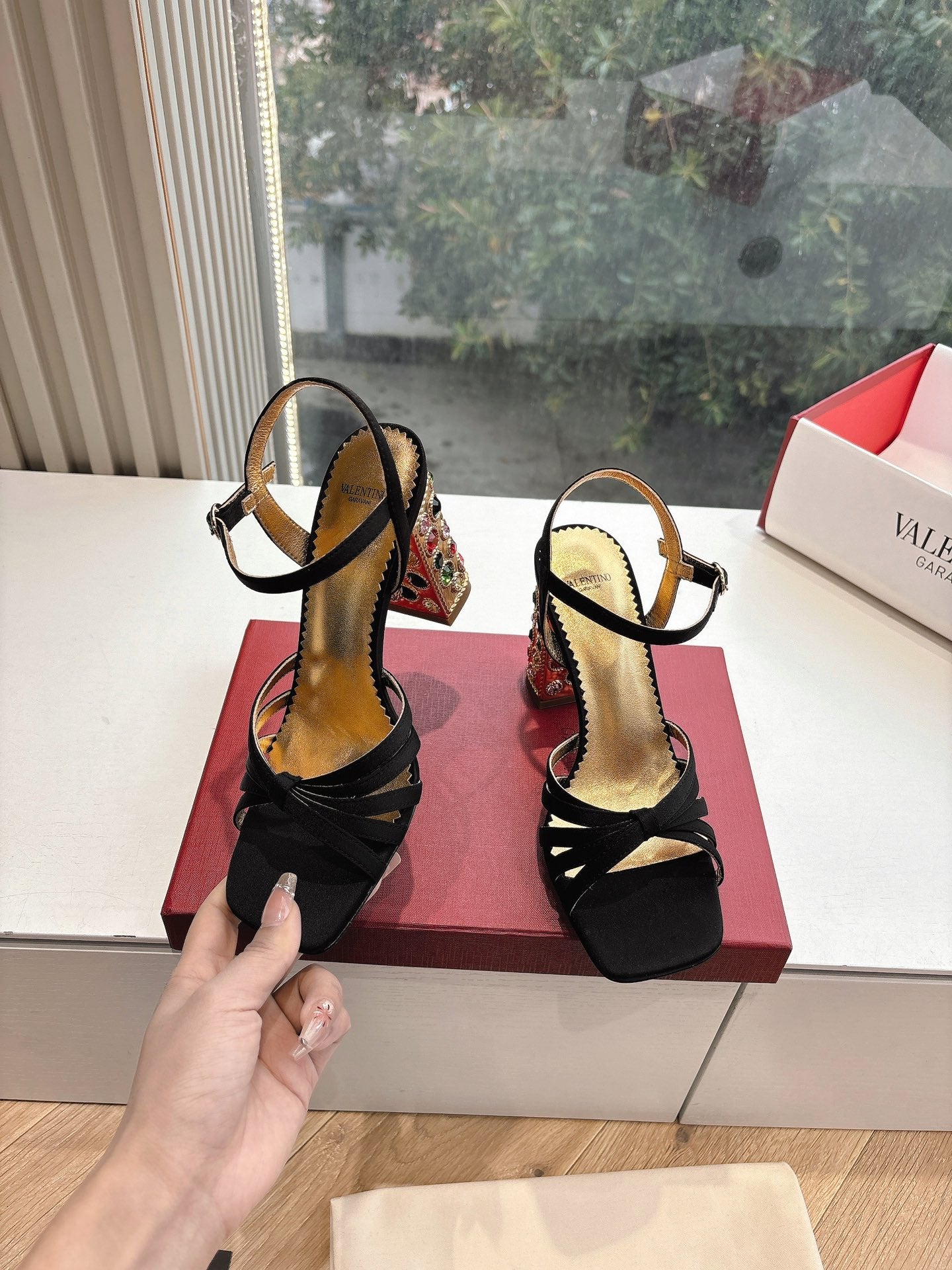LuxluxHouse Best Quality Valentino Women Shoes