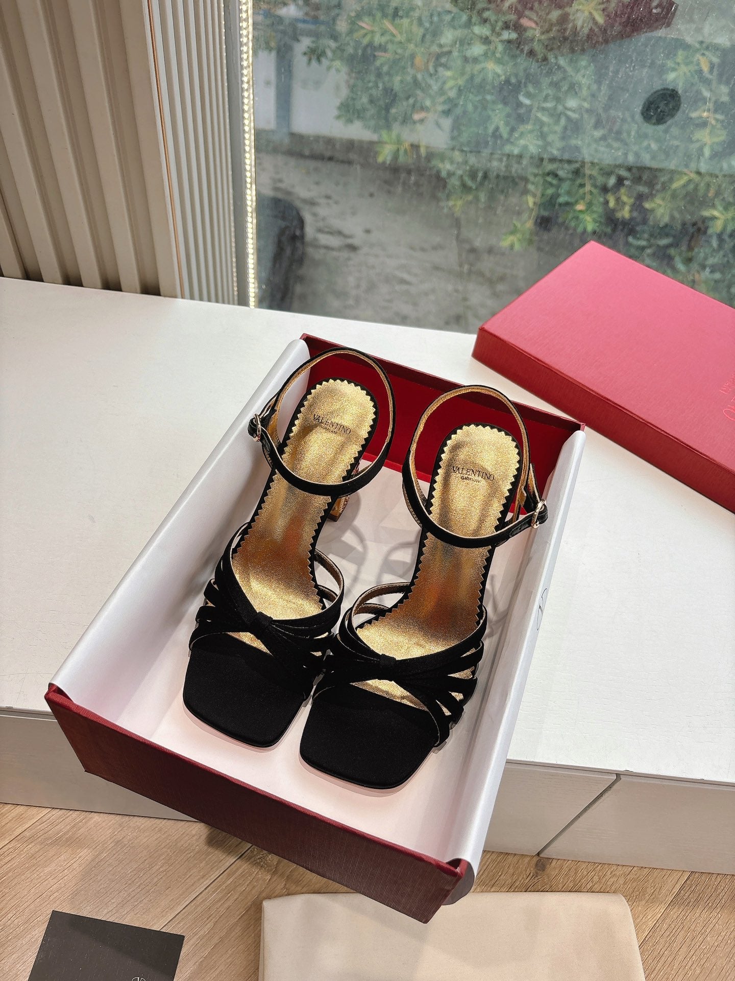 LuxluxHouse Best Quality Valentino Women Shoes
