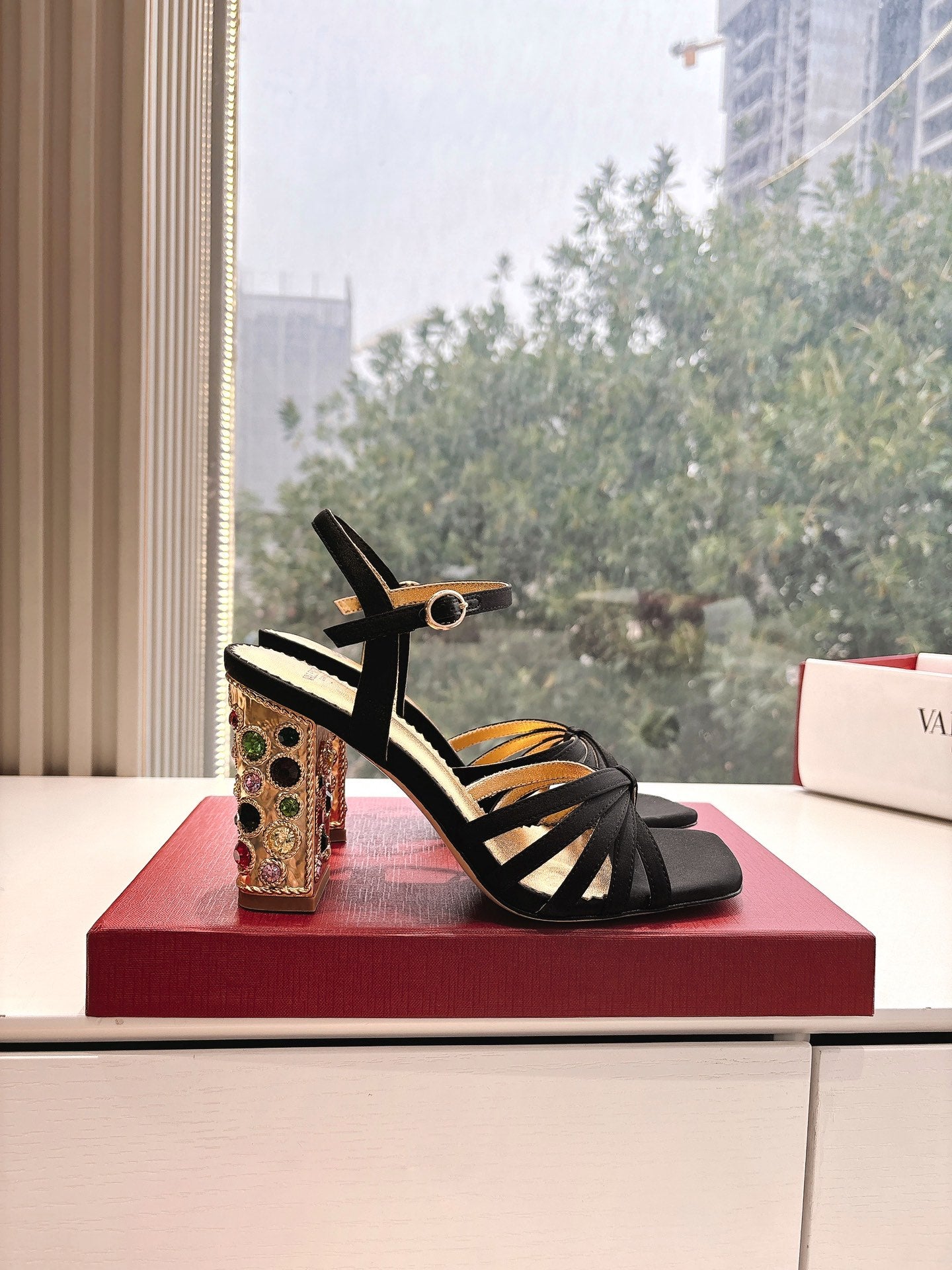 LuxluxHouse Best Quality Valentino Women Shoes