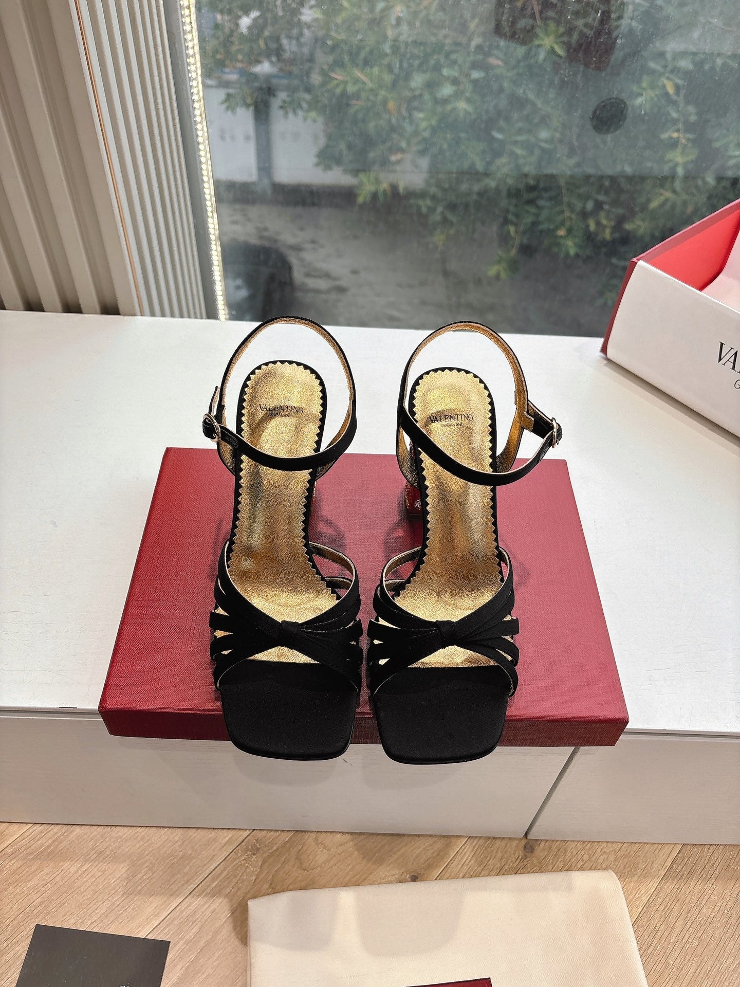 LuxluxHouse Best Quality Valentino Women Shoes