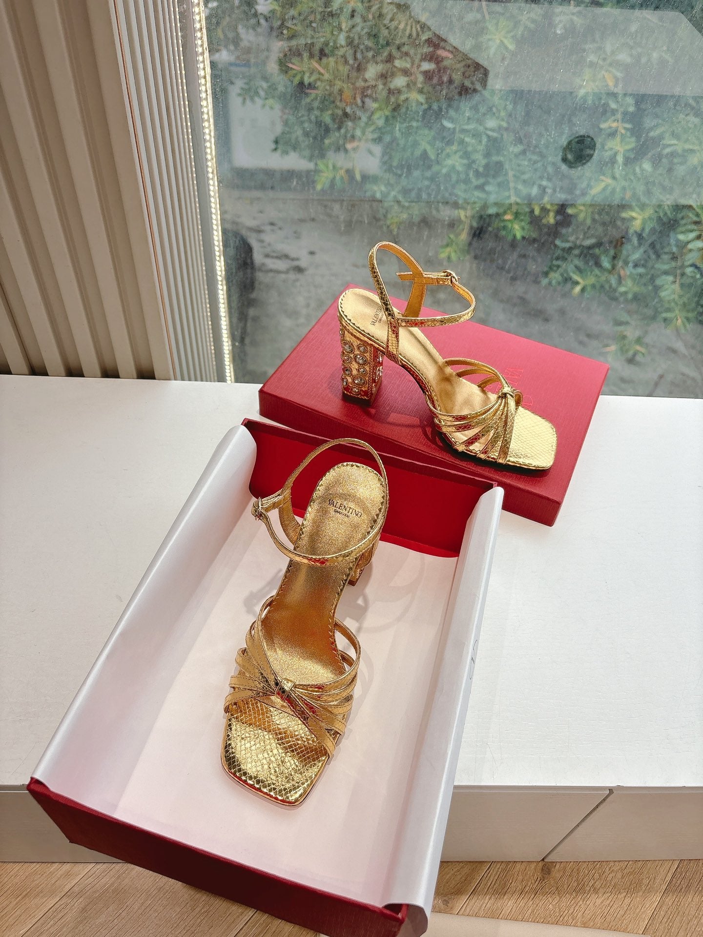 LuxluxHouse Best Quality Valentino Women Shoes