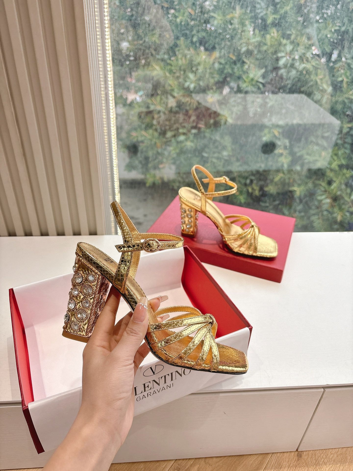 LuxluxHouse Best Quality Valentino Women Shoes
