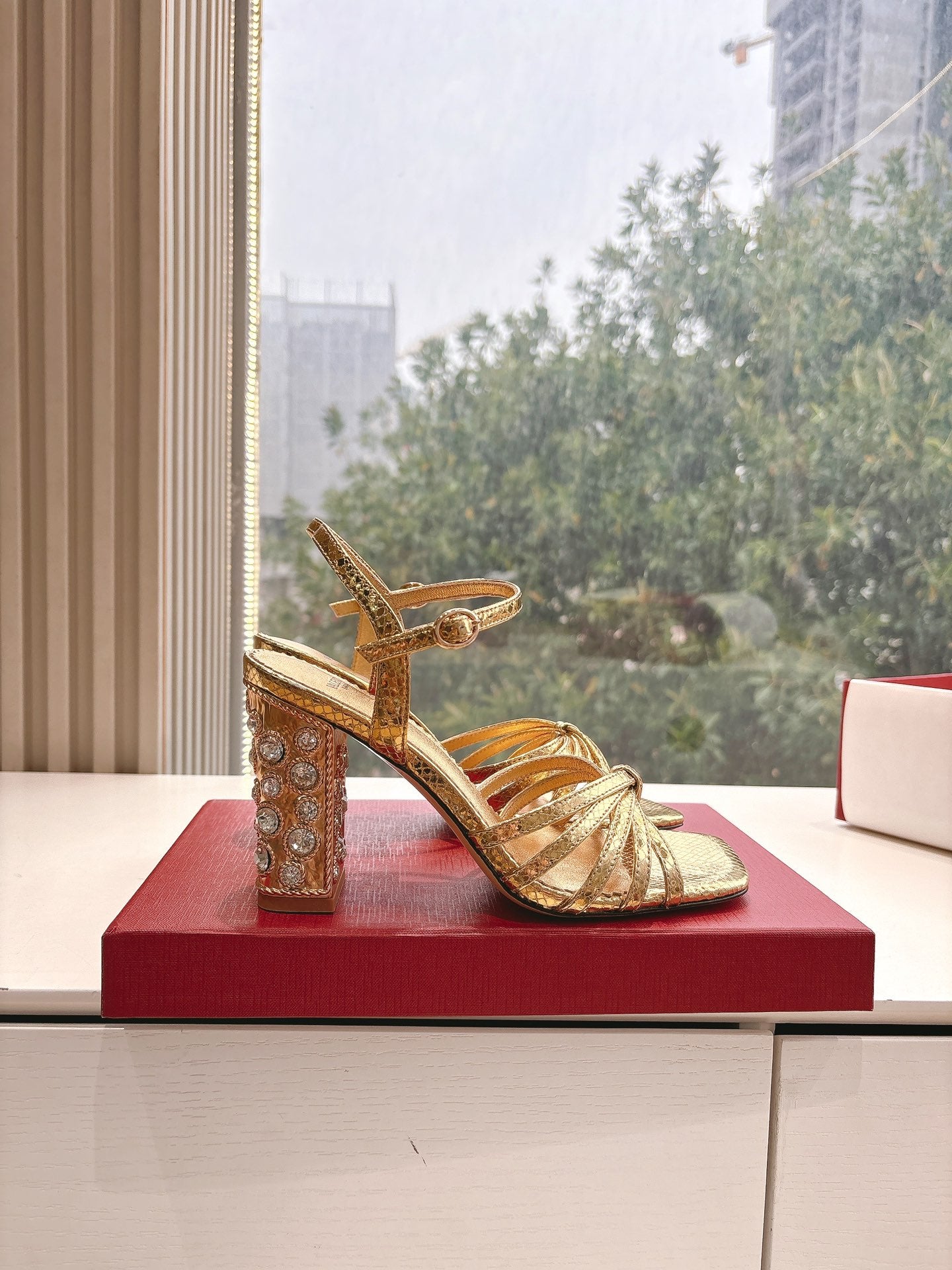 LuxluxHouse Best Quality Valentino Women Shoes