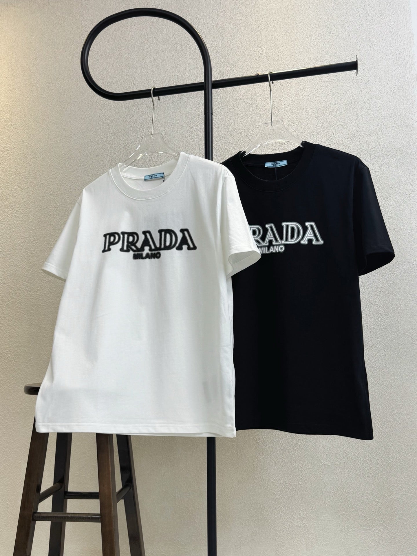 LuxluxHouse Best Quality Clothes T-shirt Prada