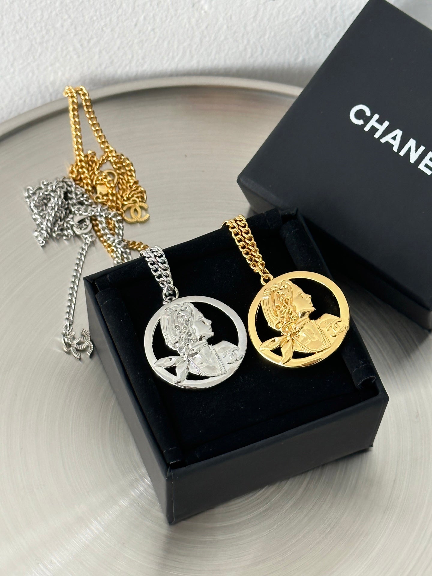 LuxluxHouse Low Price And High Quality Accessories Chanel