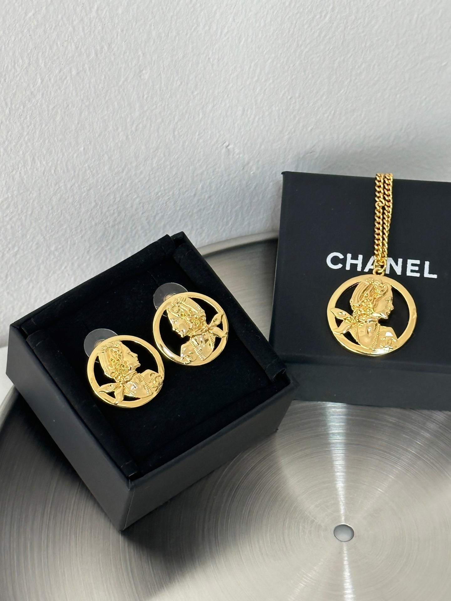 LuxluxHouse Low Price And High Quality Accessories Chanel