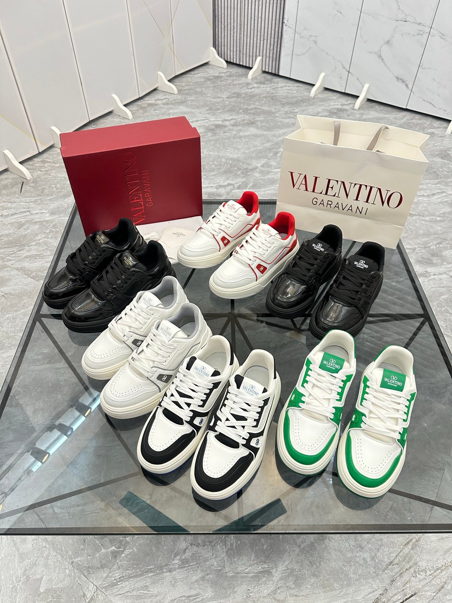 LuxluxHouse Best Quality Shoes Valentino
