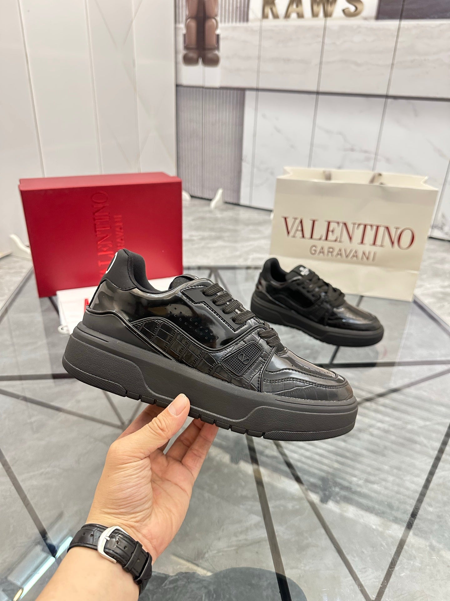LuxluxHouse Best Quality Shoes Valentino